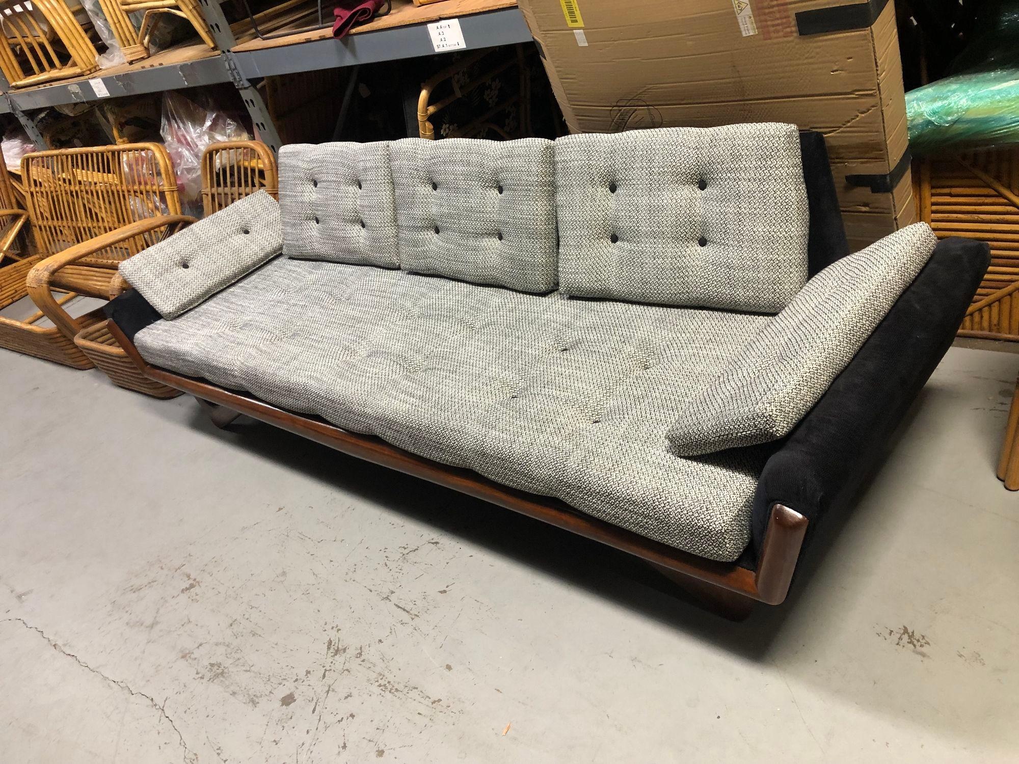 Mid Century Modern Grey Tweed and Walnut Pearsall Gondola Sofa In Excellent Condition In Van Nuys, CA