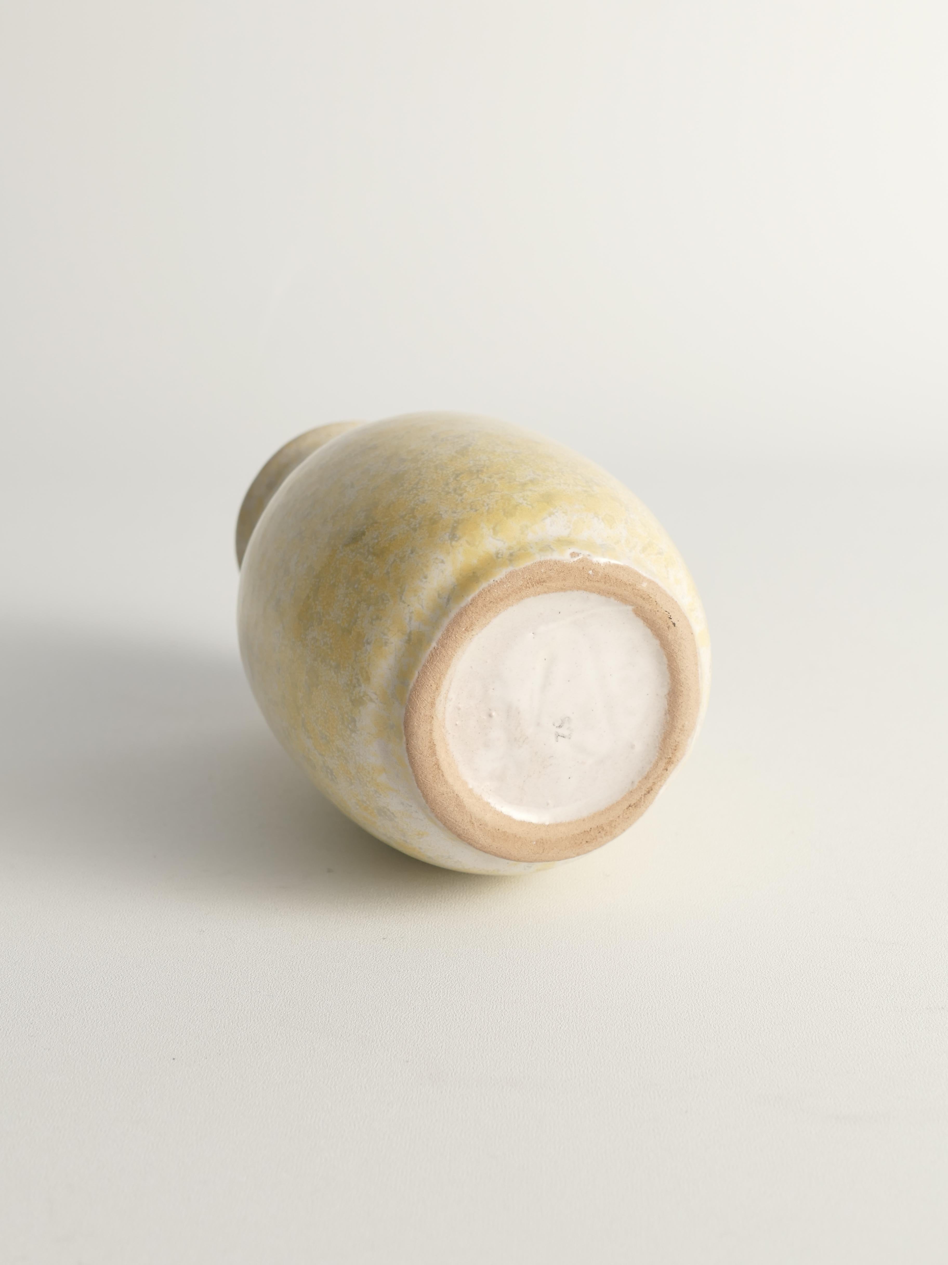 Vaso in gres grigio e giallo di metà secolo con manico di Strehla, Germania in vendita 3