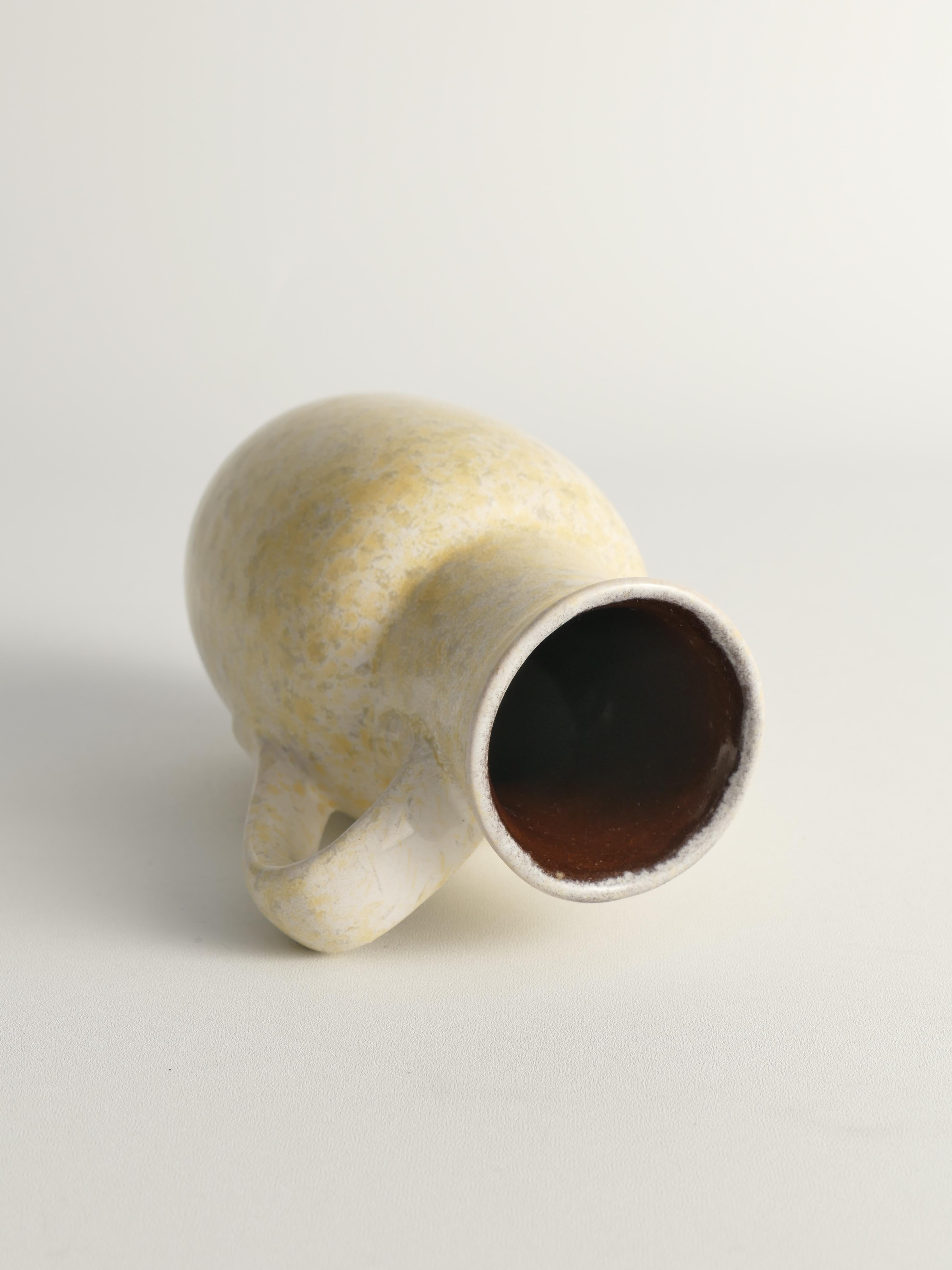 Vaso in gres grigio e giallo di metà secolo con manico di Strehla, Germania in vendita 1