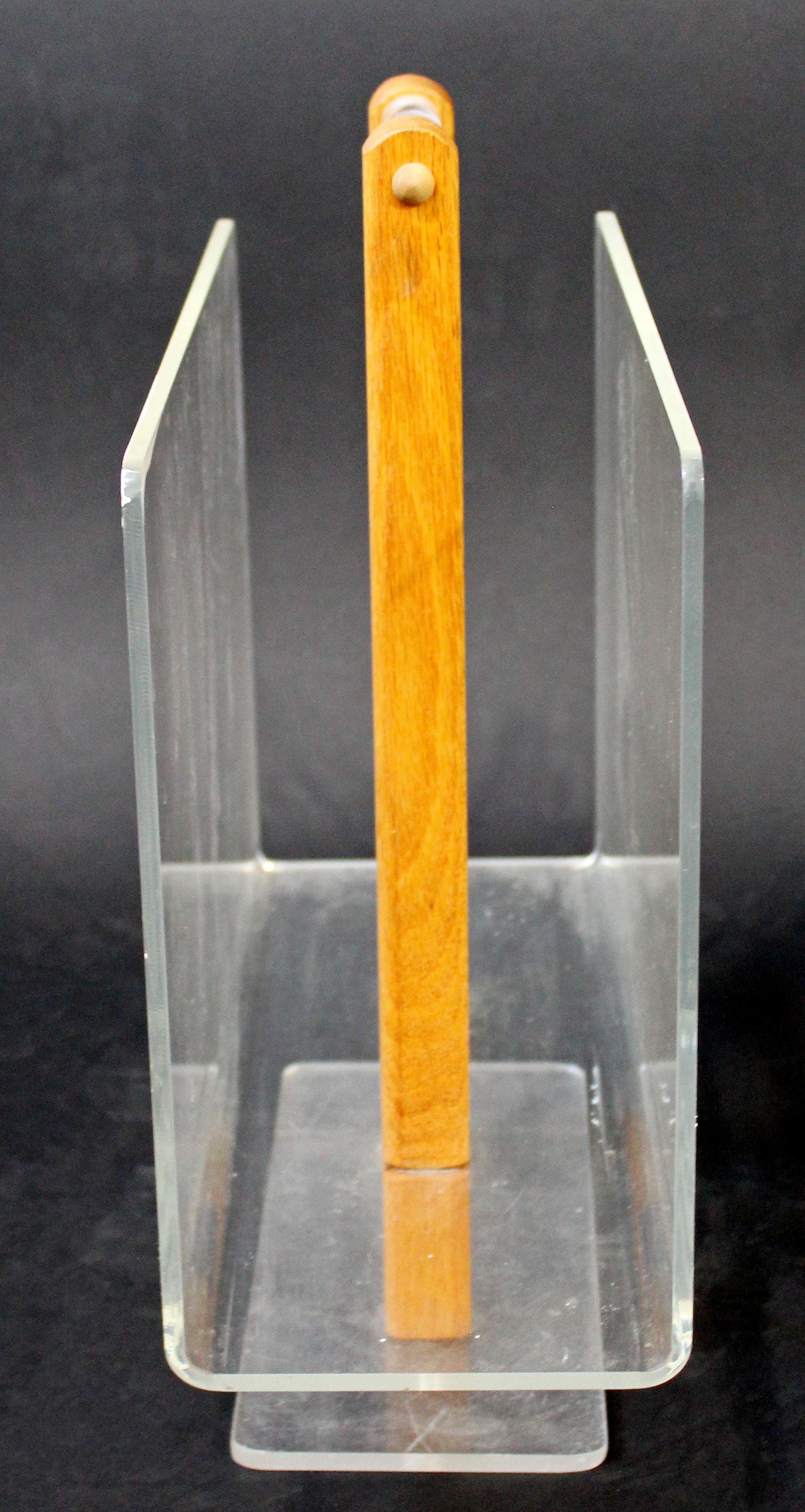 Mid-Century Modern Grosfeld House Double Sided Magazine Rack Oak & Lucite, 1970s In Good Condition For Sale In Keego Harbor, MI