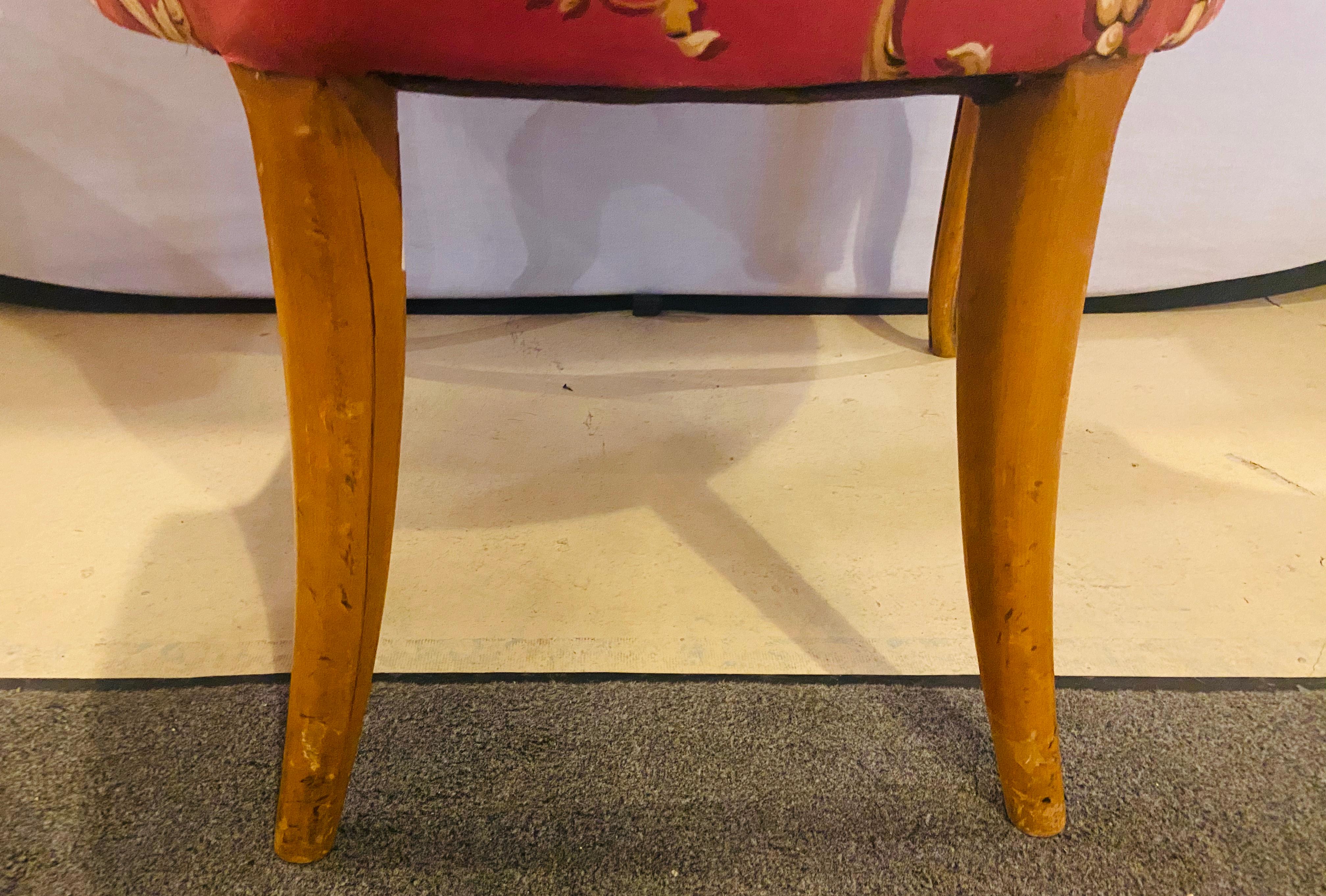 Mid-Century Modern Grosfeld House Sweetheart Chairs, a Fine Carved Pair 9
