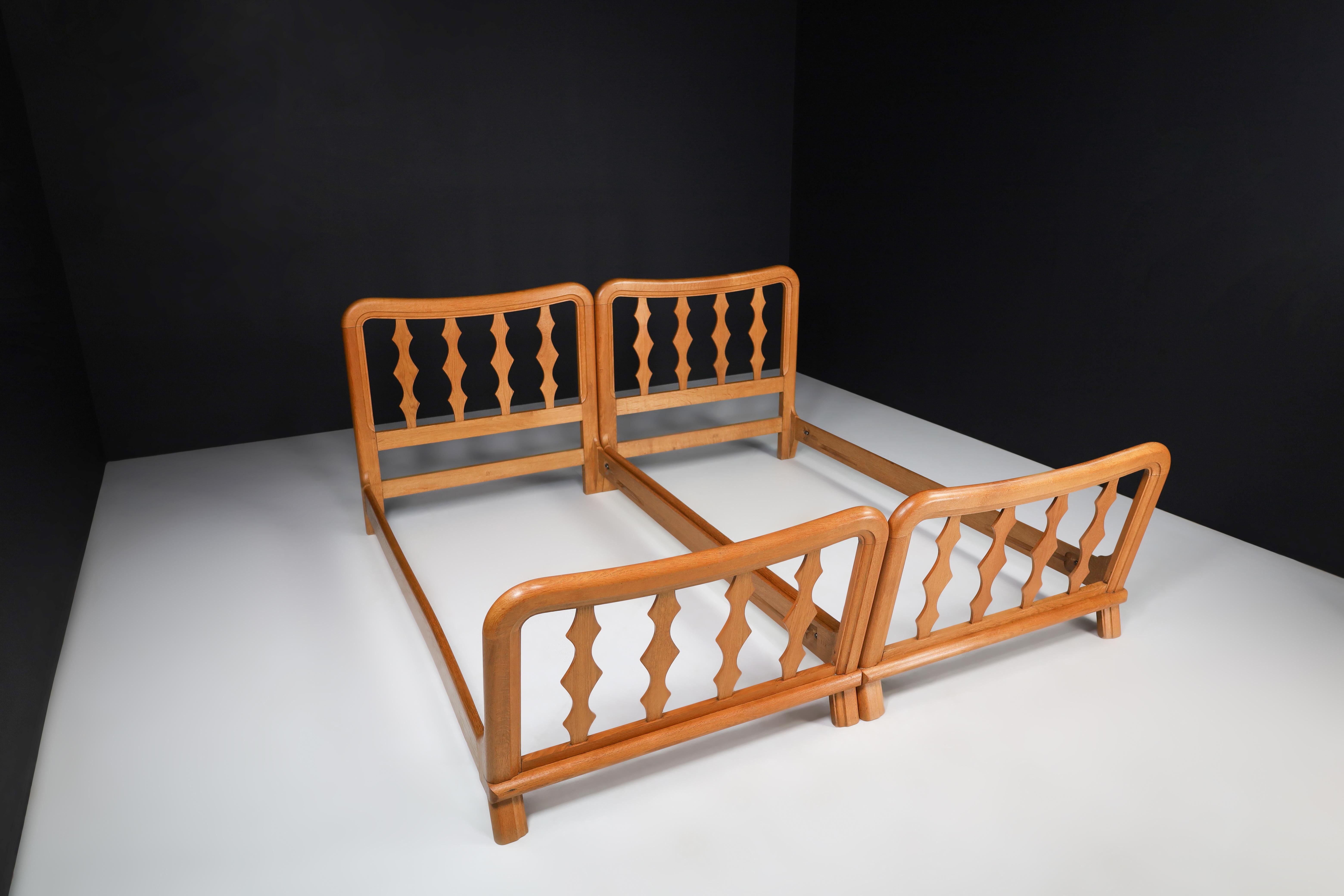 Mid-Century Modern Guillerme & Chambron Bed Frames in Blond Oak, France 1960s For Sale 6