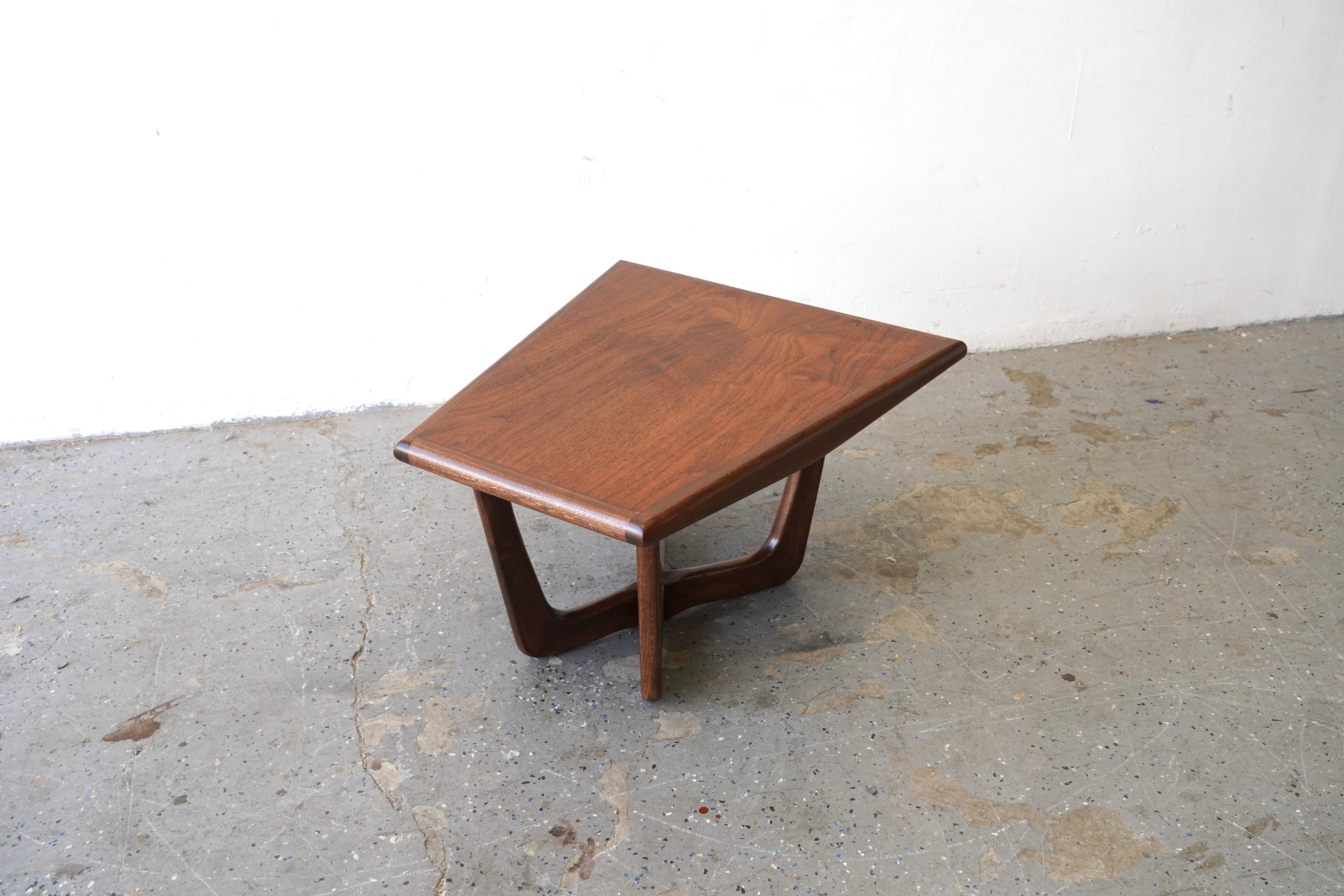 North American Mid-Century Modern Guitar Pick Side Table by Koehler Pearsall style