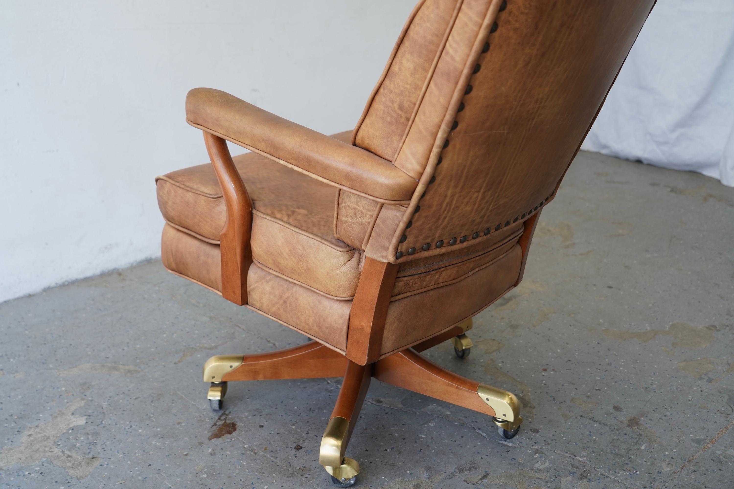 Ottone Sedia direzionale Gunlocke di metà secolo in pelle originale, USA, anni '60 in vendita