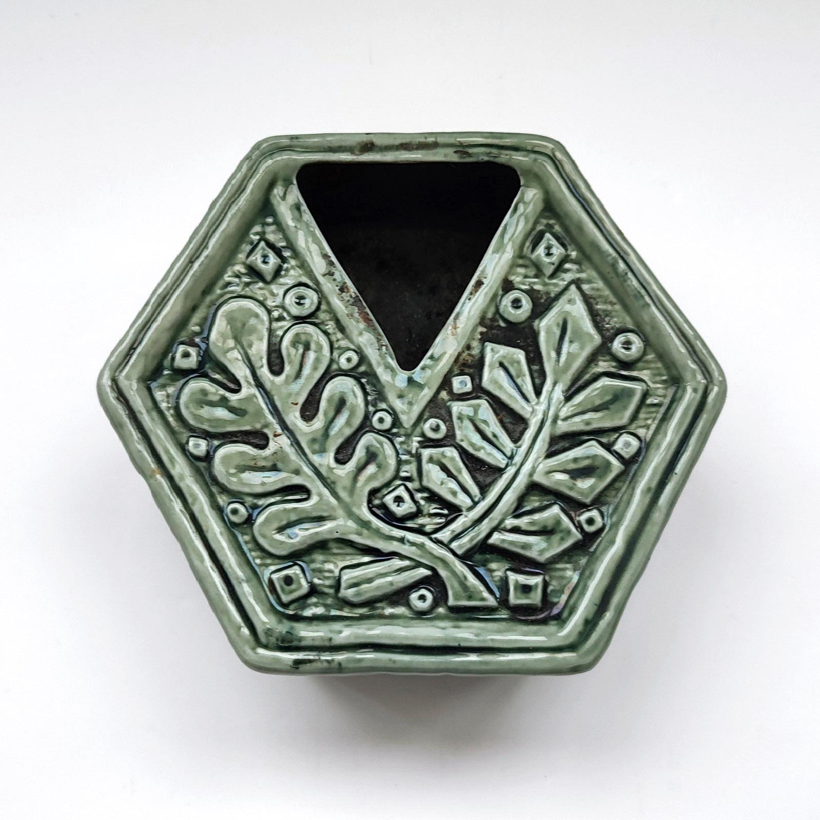 Mid-Century Modern Gunnar Nylund Ceramic Bowl/Ashtray for Rörstrand, Sweden (Moderne der Mitte des Jahrhunderts) im Angebot