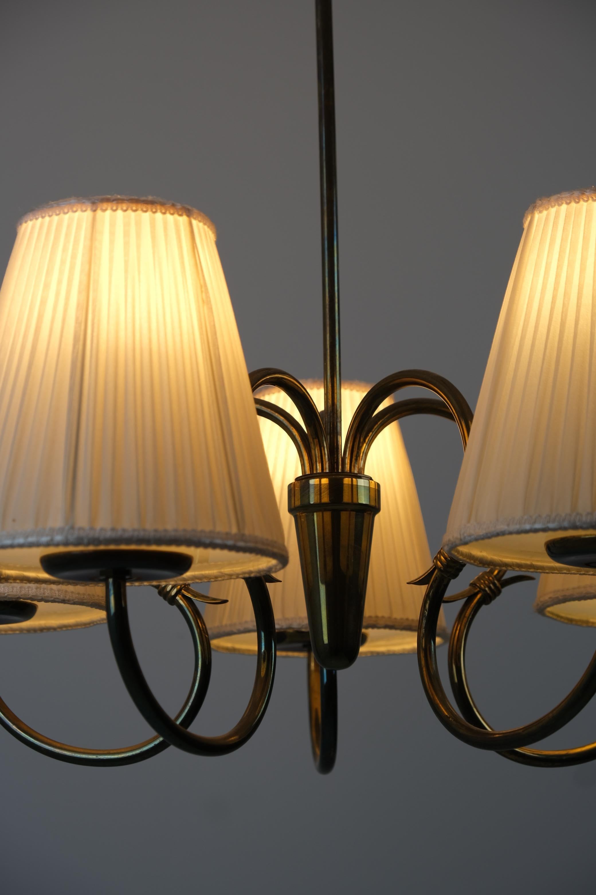 Scandinavo moderno Lampada da soffitto a cinque bracci Gunnel Nyman, modello 51132, Idman 1950s in vendita