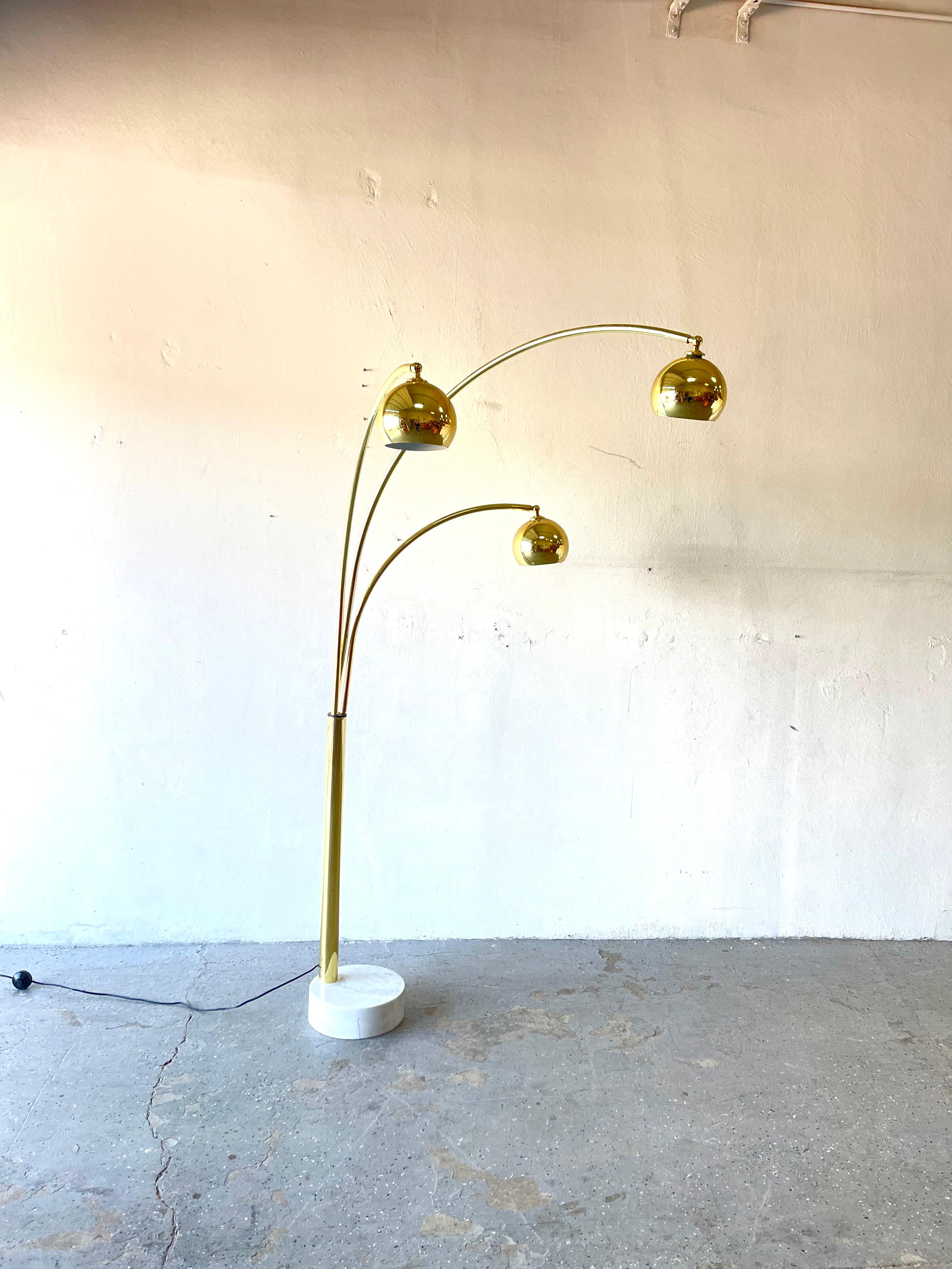 Italian cool Arc floor lamp, designed by Goffredo Reggiani around 1960-70s. Marble base and adjustable brass brackets with three balls.

Made in Italy 


Measures : Height: 81 in 

Width: 72 in

Depth: 43 in 

Marble base 11.5