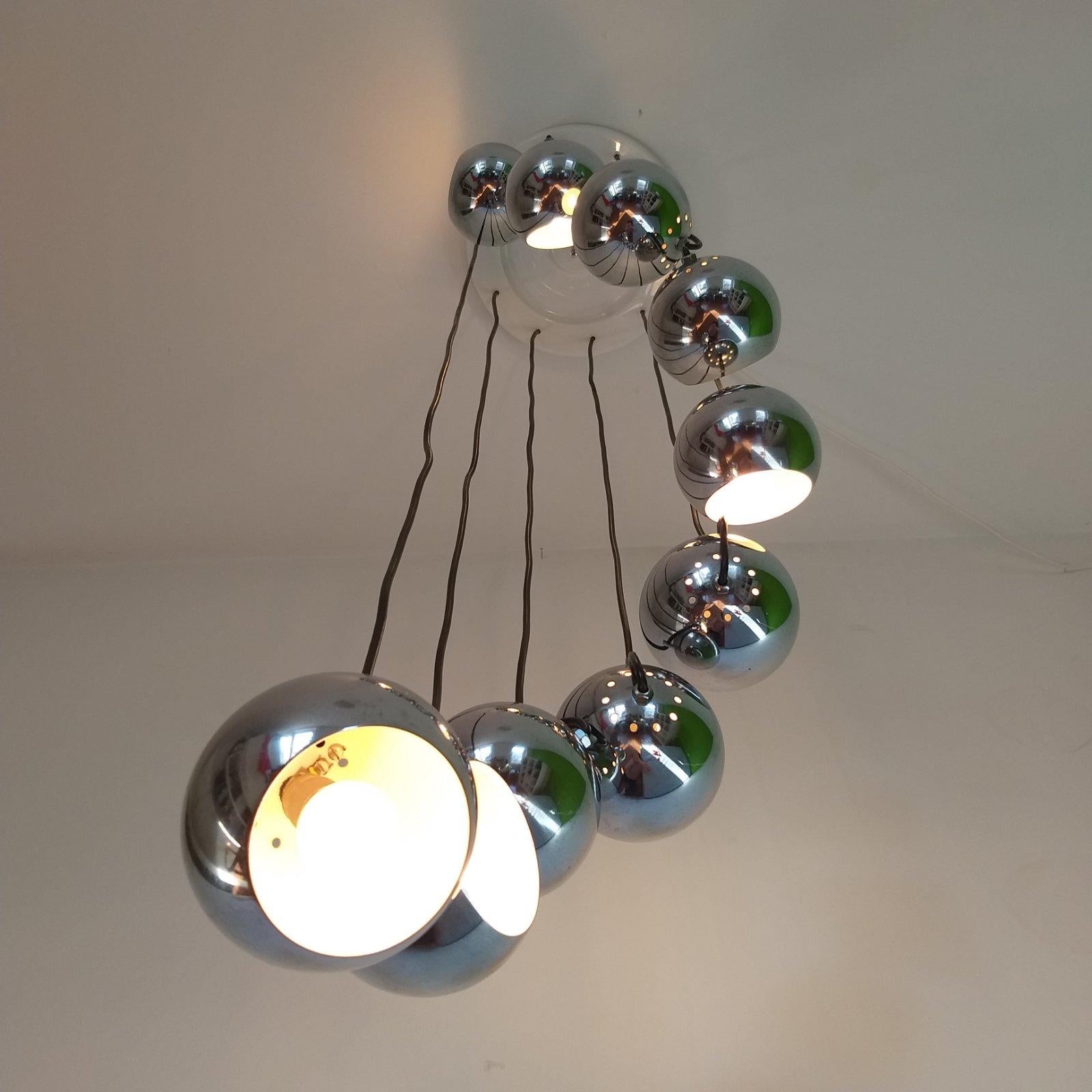 Mid-Century Modern Guzzini Chrome Cascade Lamp, Italy, 70s In Good Condition For Sale In Lucija, SI