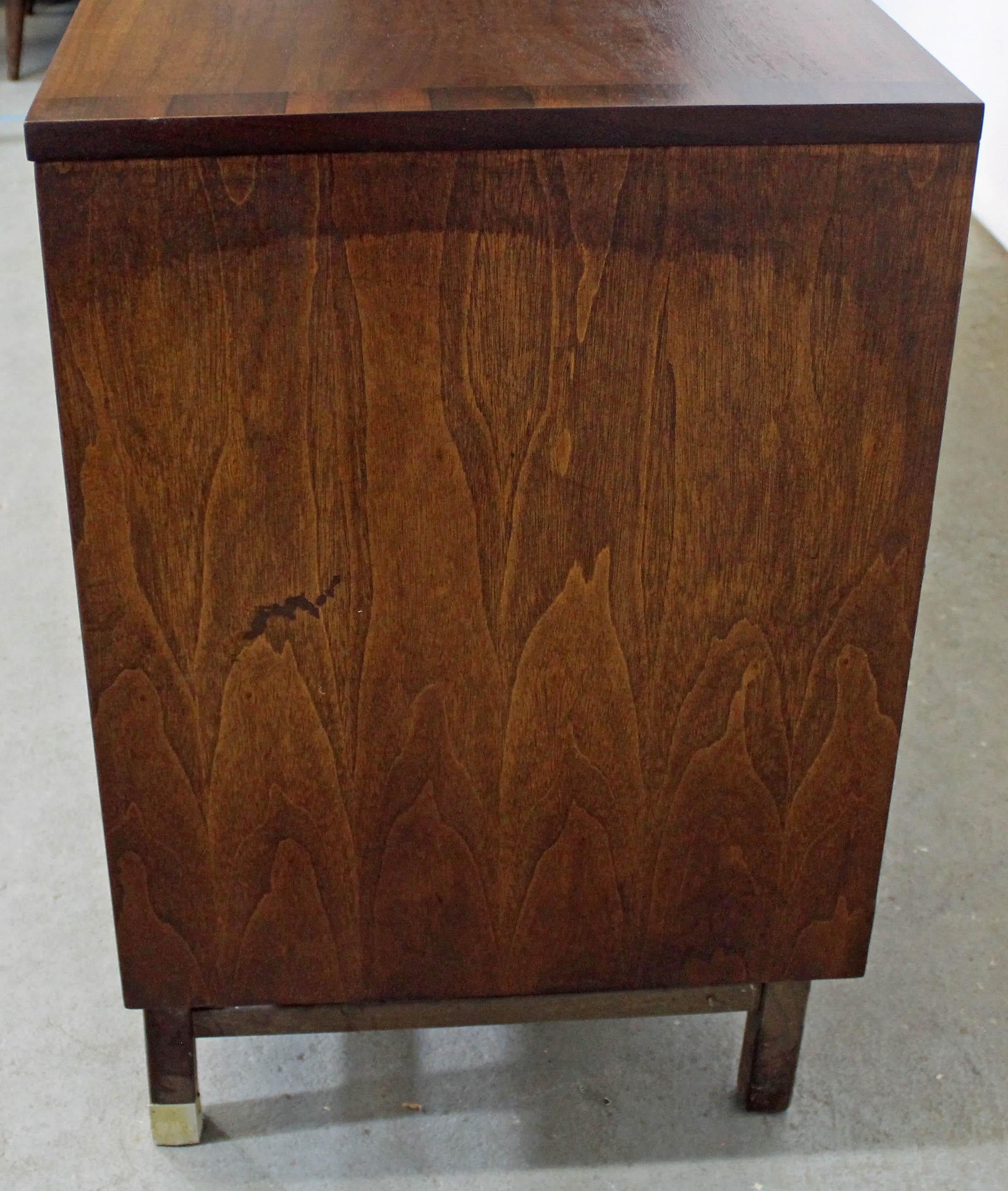 Mid-Century Modern H. Paul Browning Stanley Parquet Door Bow Tie Credenza In Good Condition In Wilmington, DE