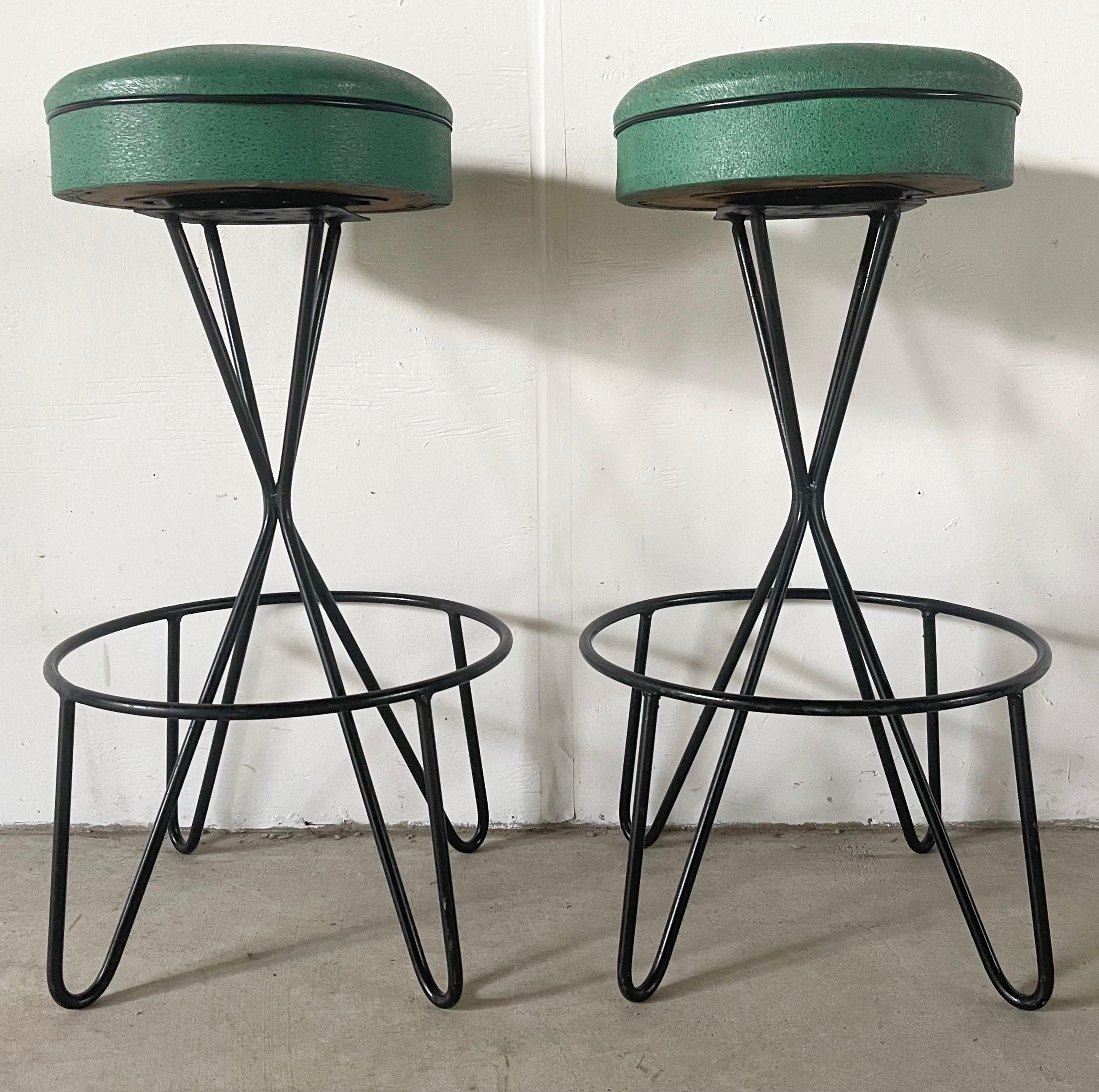 Mid-Century Modern Hairpin Leg Barstools, Set of Six In Good Condition In Trenton, NJ