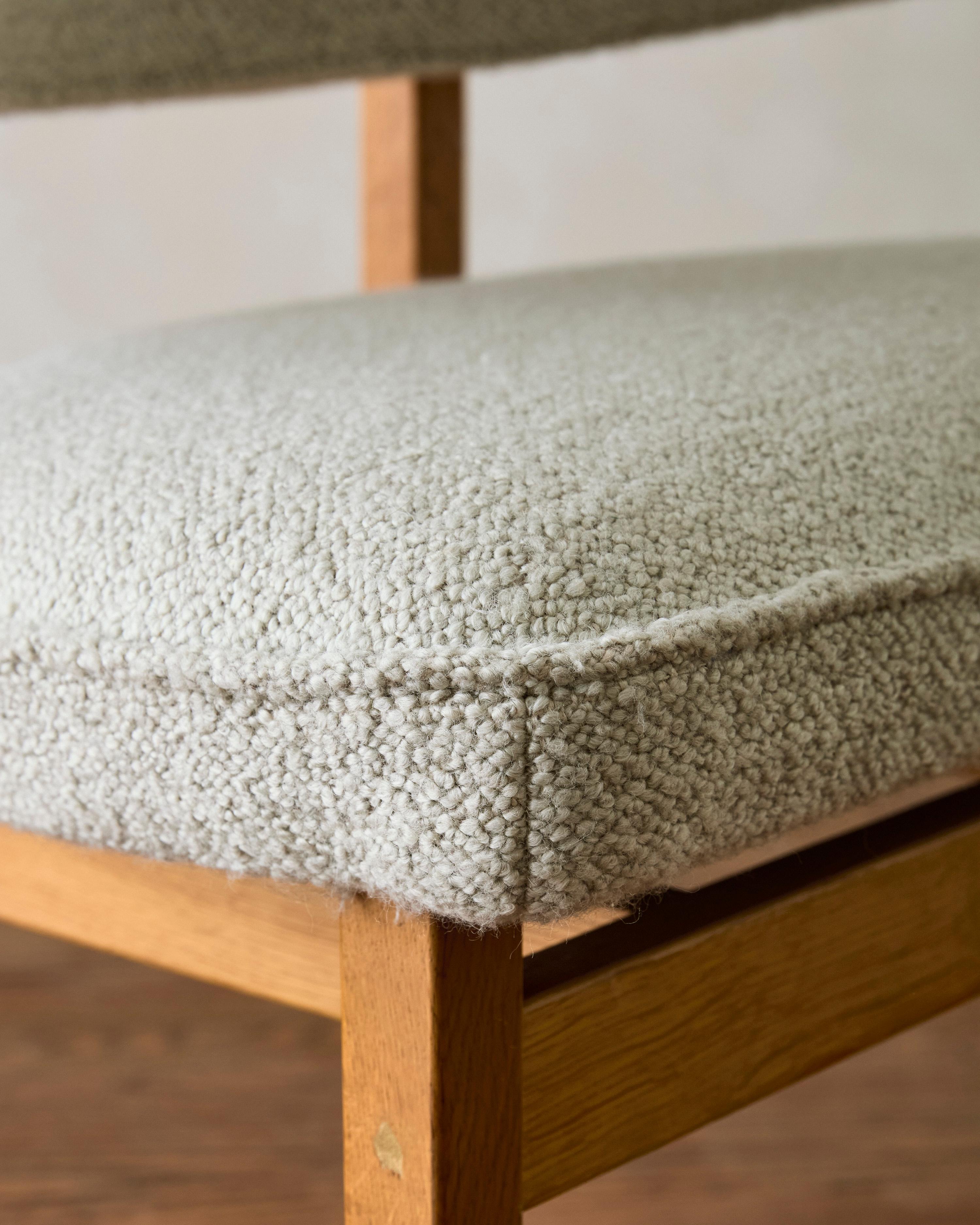 Chaise d'appoint demi-lune mi-siècle moderne en vente 2