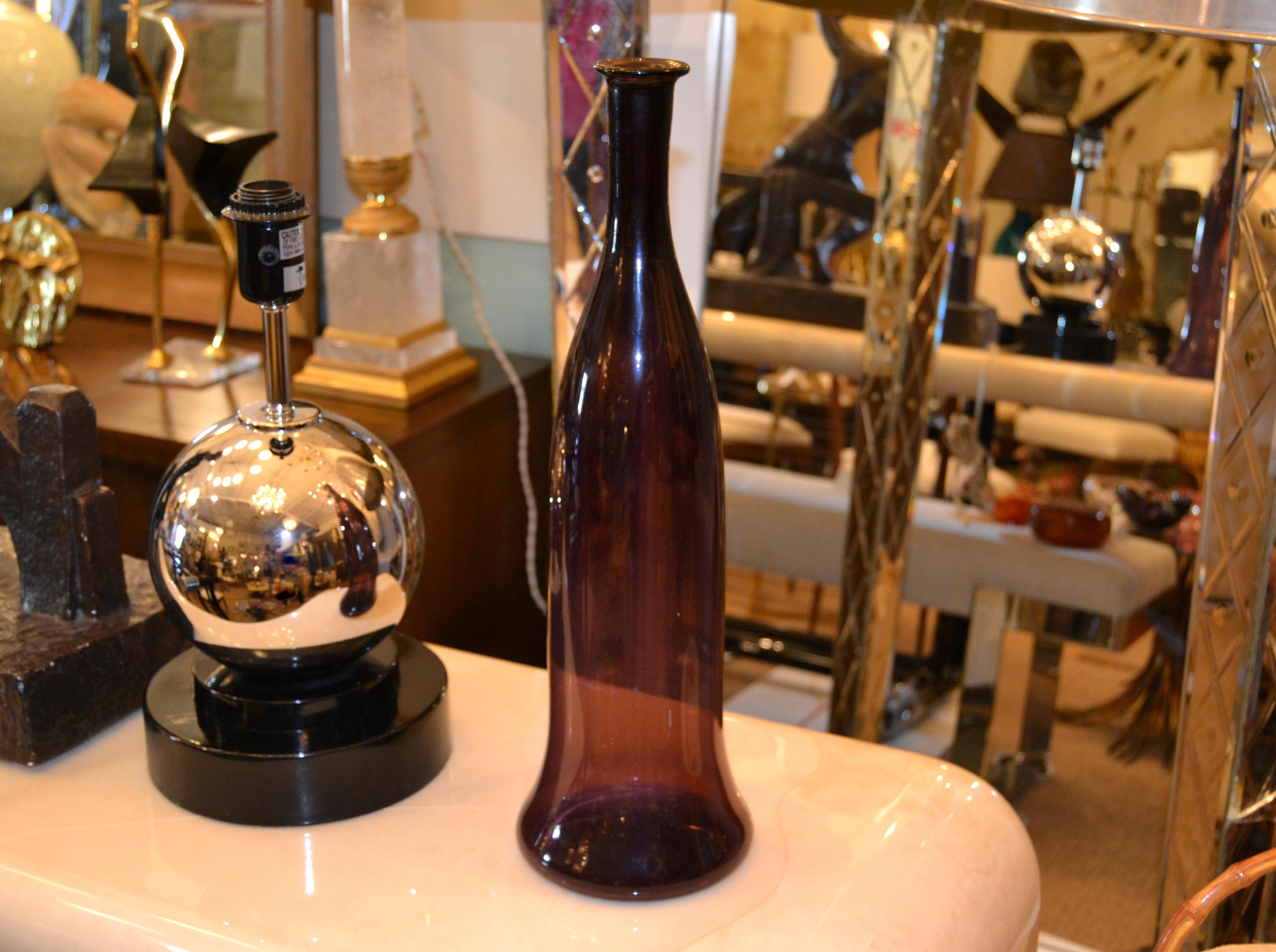 Mid-Century Modern Vase en verre d'art soufflé à la bouche en améthyste et violet The Modernity Vessel Decanter en vente