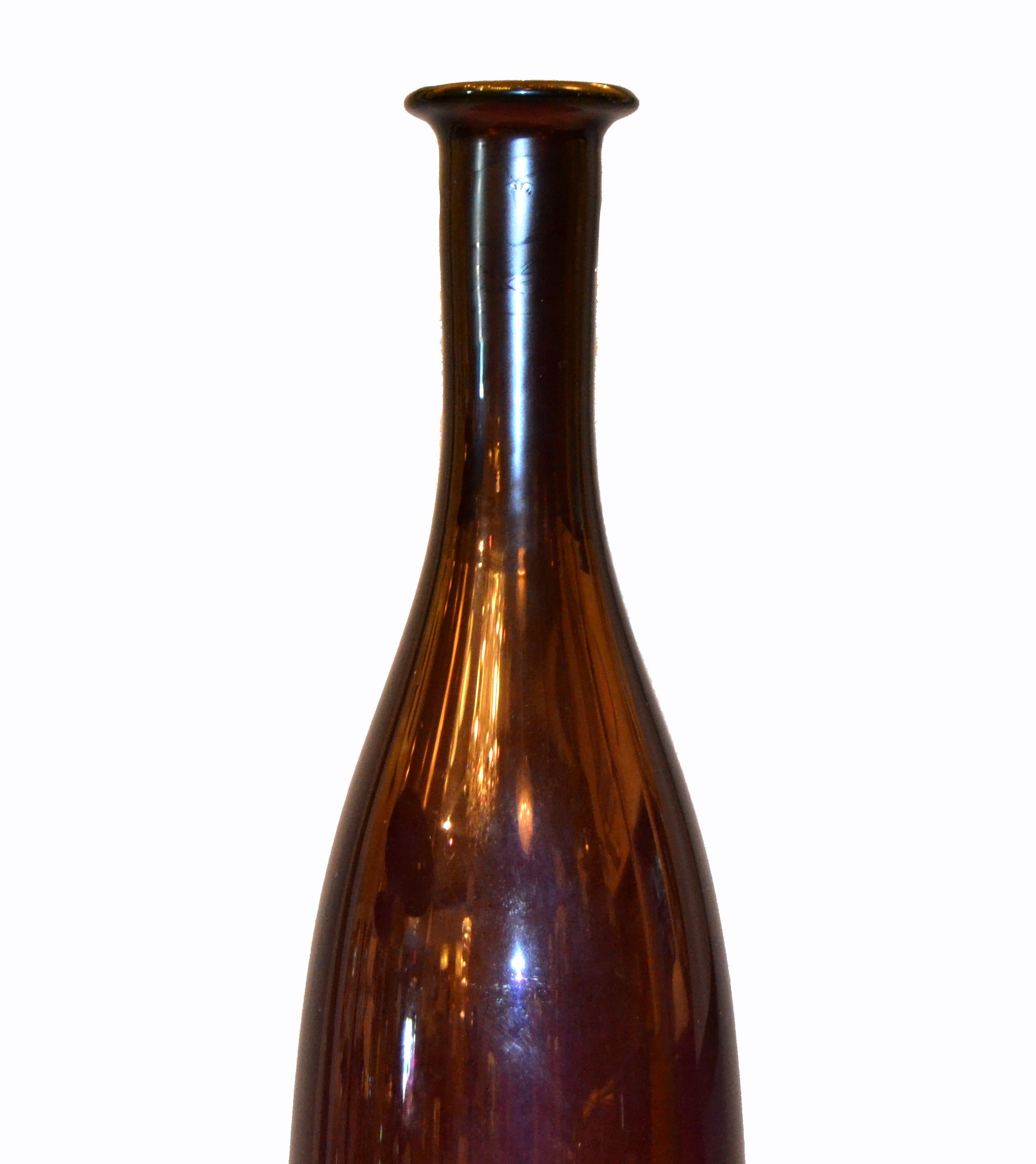 Mid-Century Modern Hand-Blown Amethyst Purple Art Glass Vase Vessel Decanter In Good Condition For Sale In Miami, FL