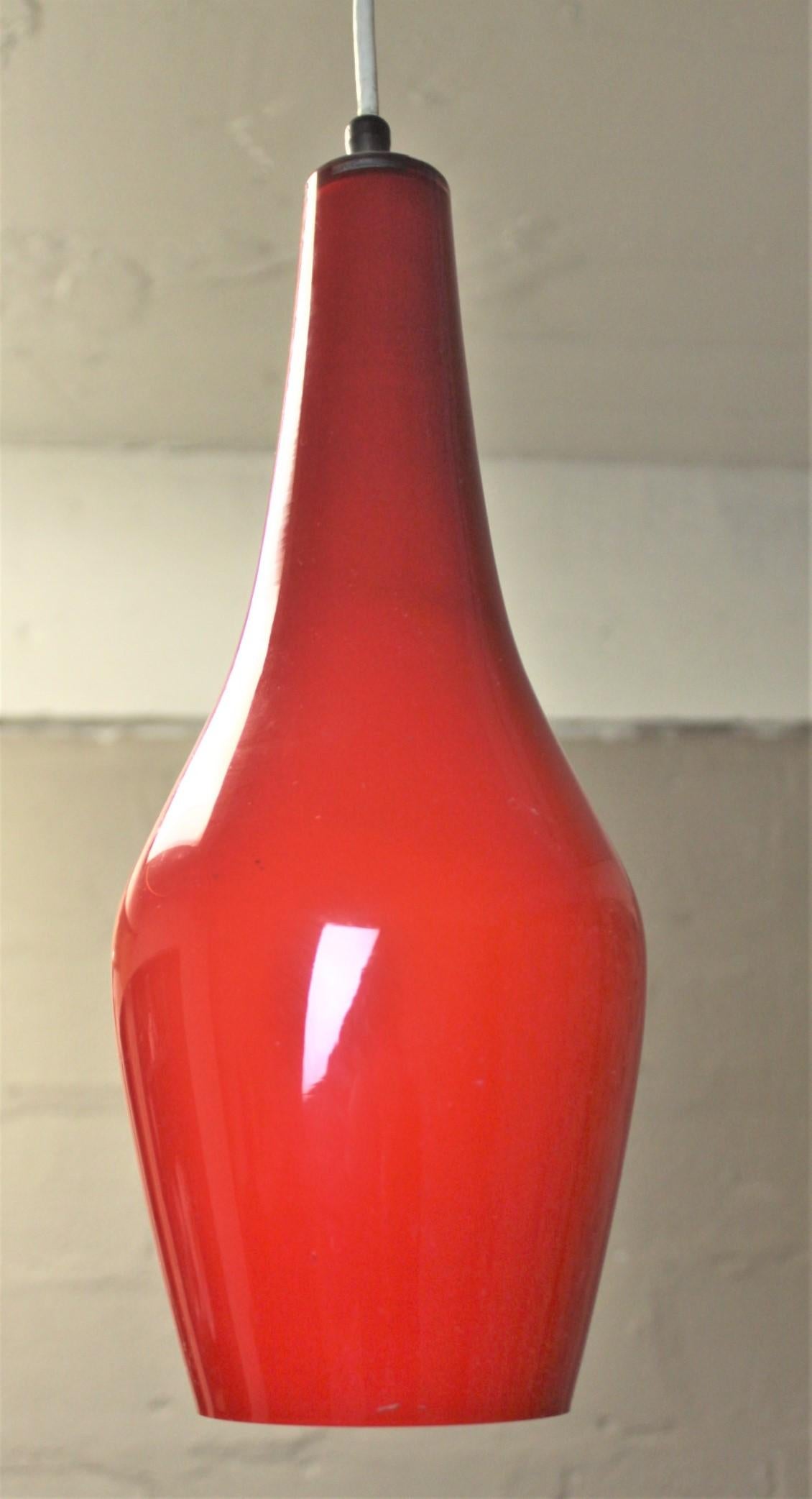 Mid-Century Modern Hand Blown Cased Red Teardrop Glass Pendant Light Fixture In Good Condition For Sale In Hamilton, Ontario