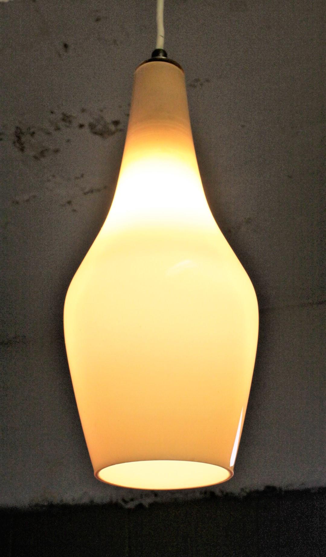 yellow glass pendant light