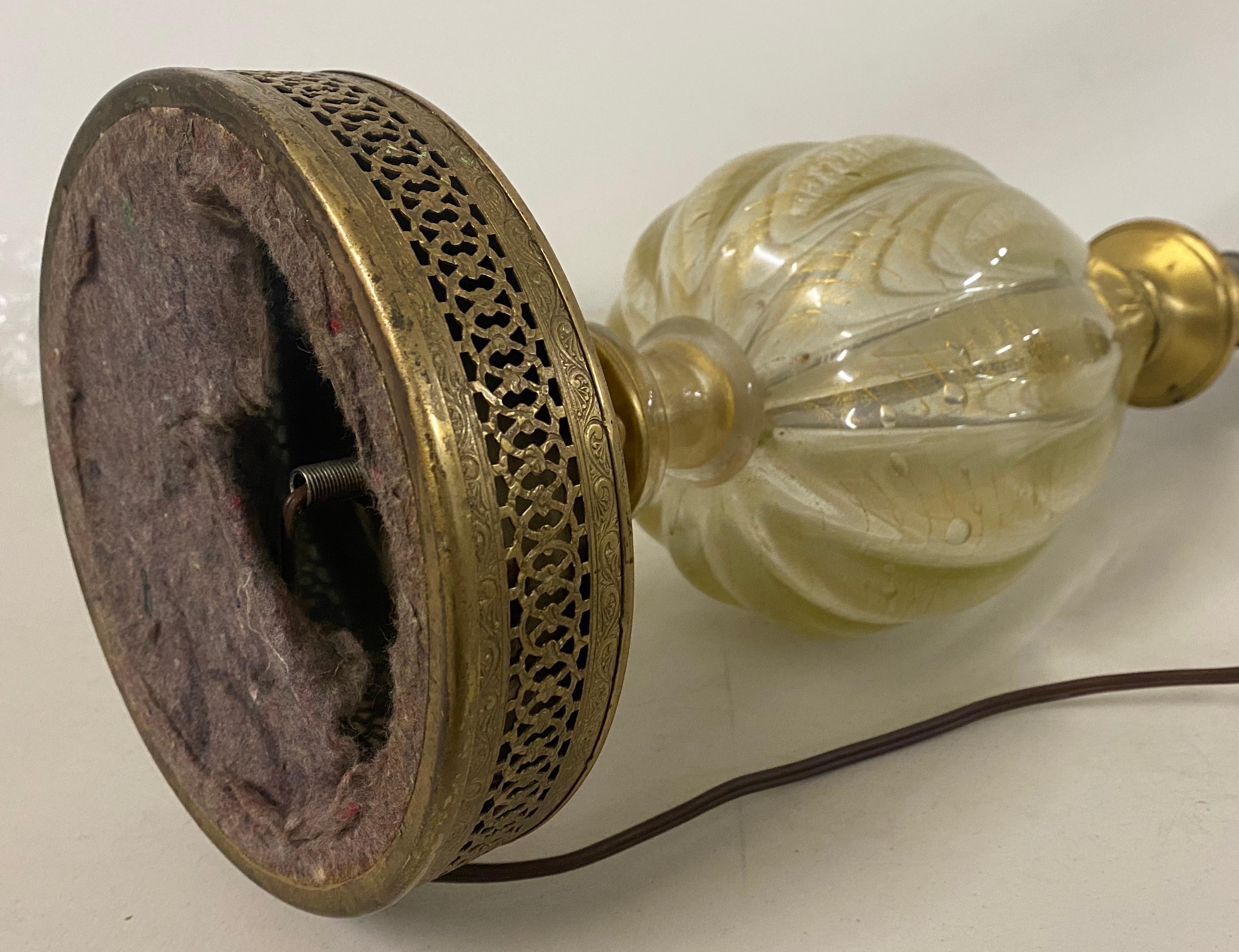 Moderne mundgeblasene Goldstaublampe aus der Mitte des Jahrhunderts, um 1950 (20. Jahrhundert) im Angebot