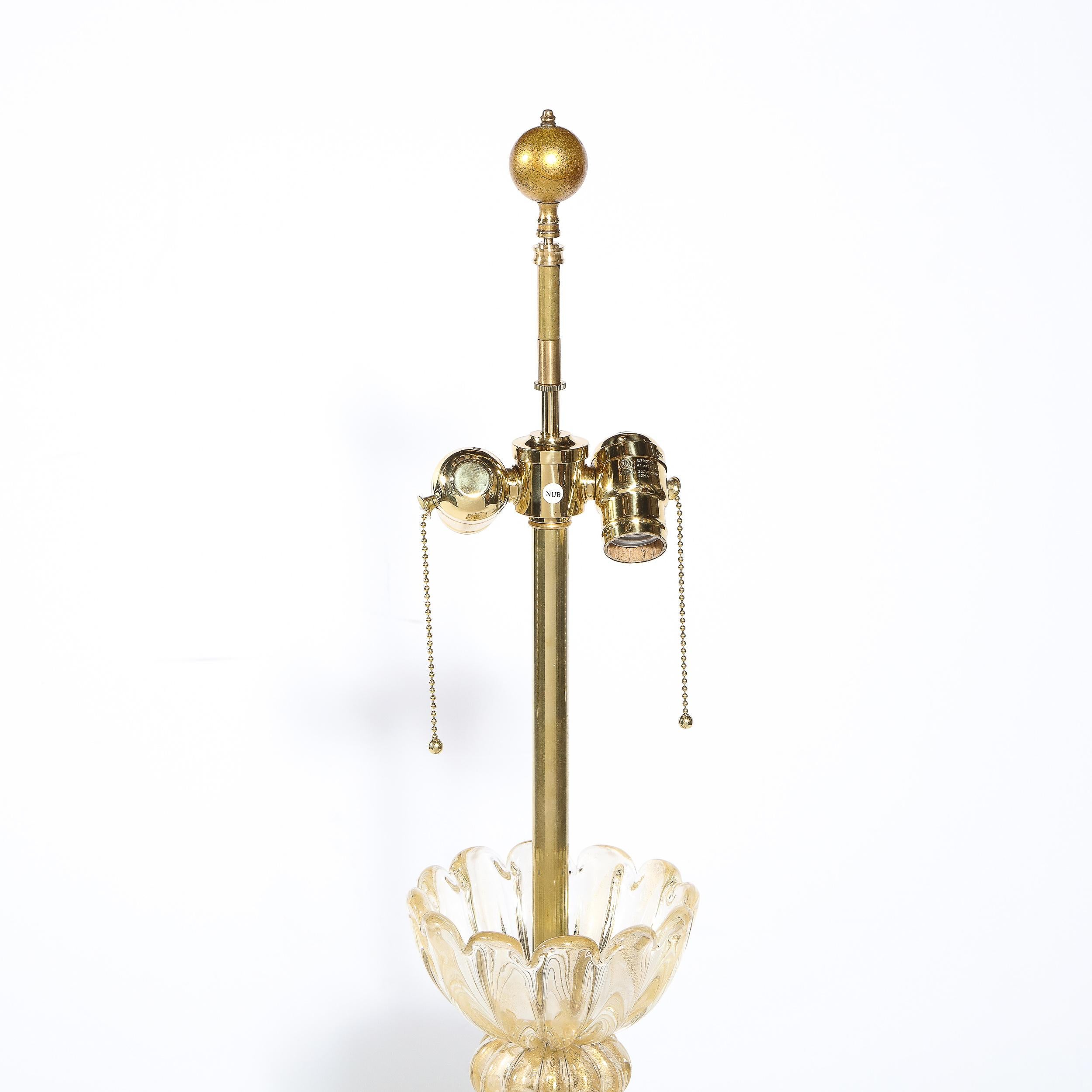 Mid-Century Modern-Tischlampe aus mundgeblasenem Muranoglas mit 24-karätigem Goldfleck im Angebot 7