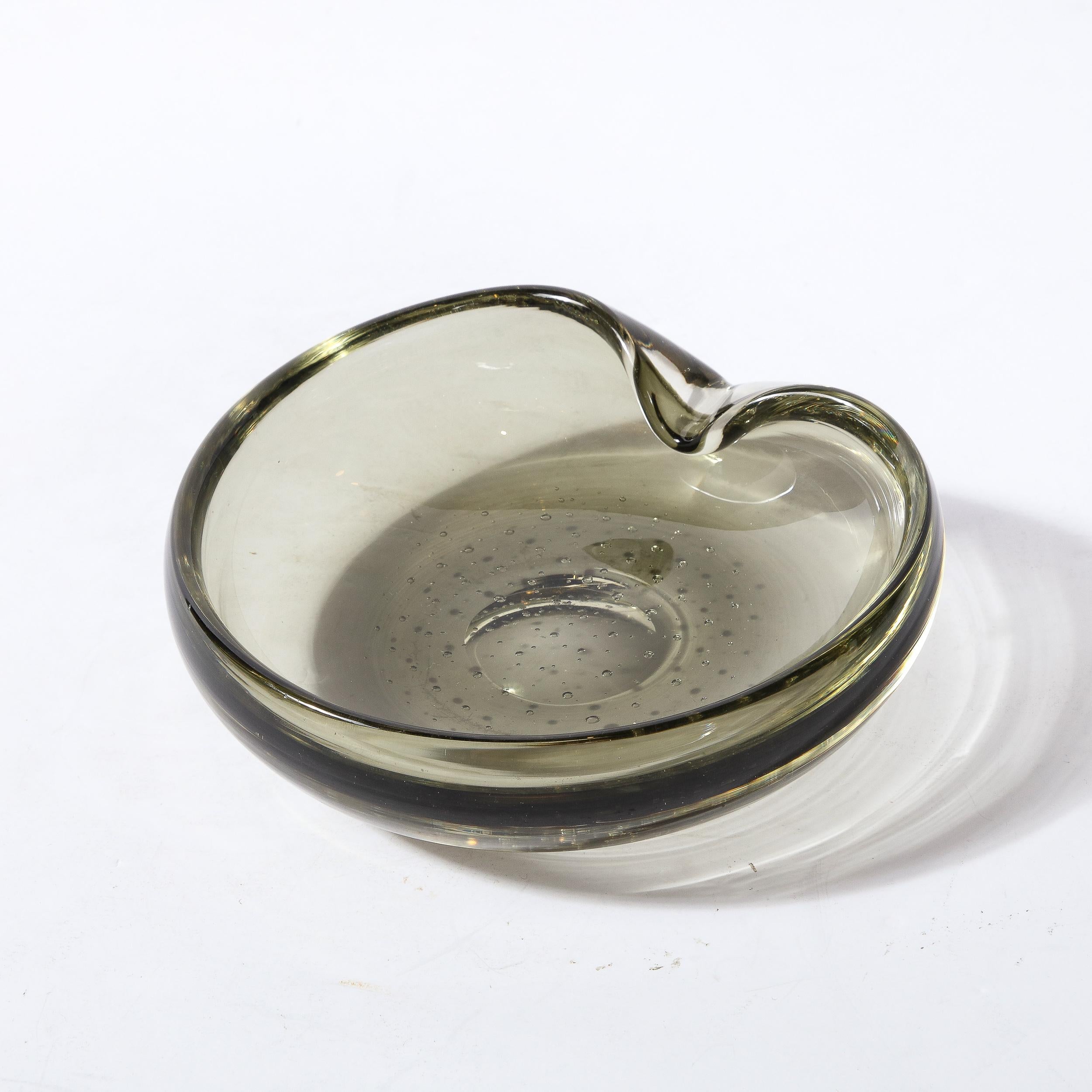 Verre de Murano Bol/plat en verre de Murano fumé, soufflé à la main, moderne du milieu du siècle en vente