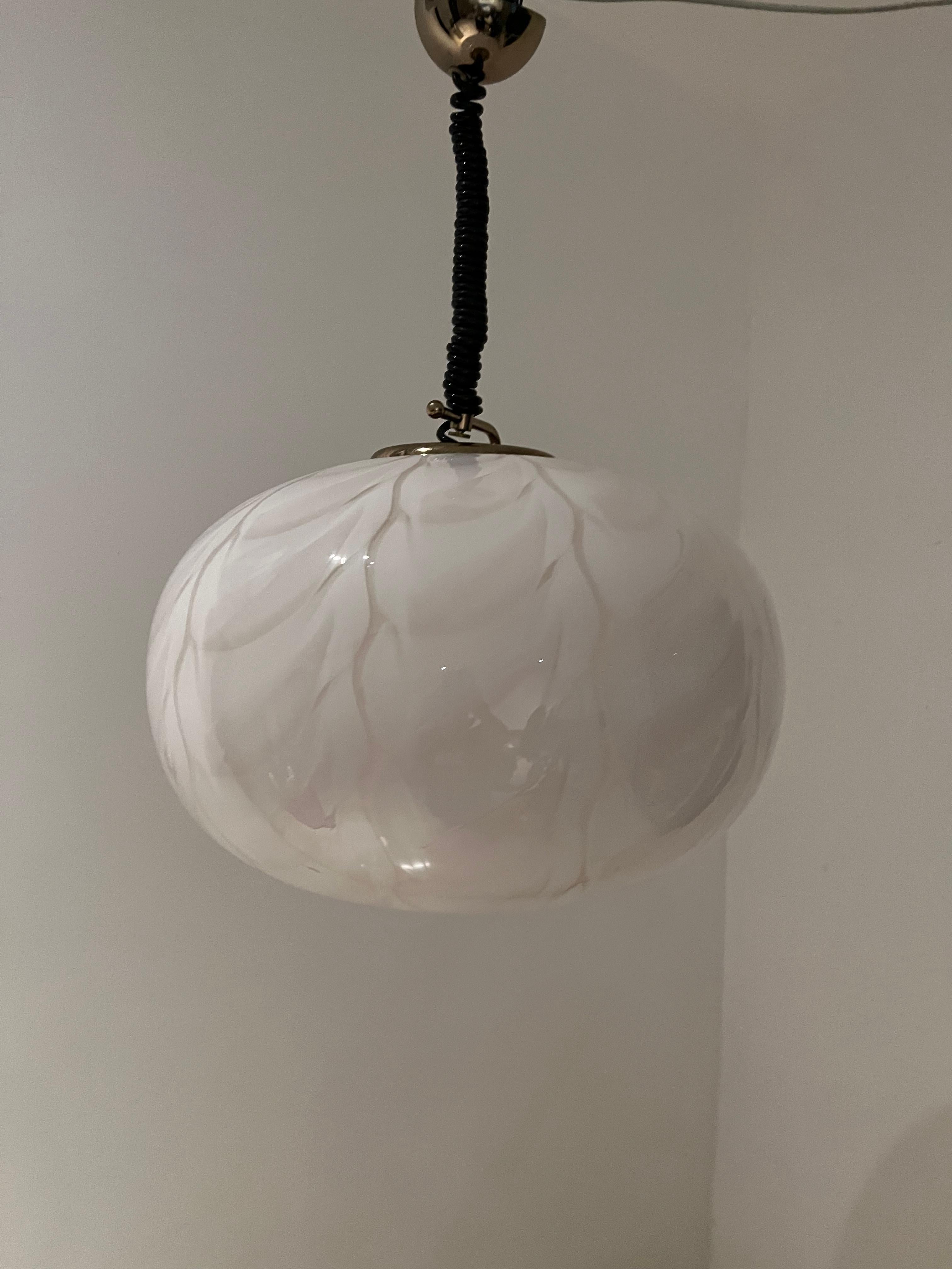 Mid-Century Modern Hand blown Sphere Pendant Light in Murano Glass, Italy 1970 In Fair Condition For Sale In Merida, Yucatan