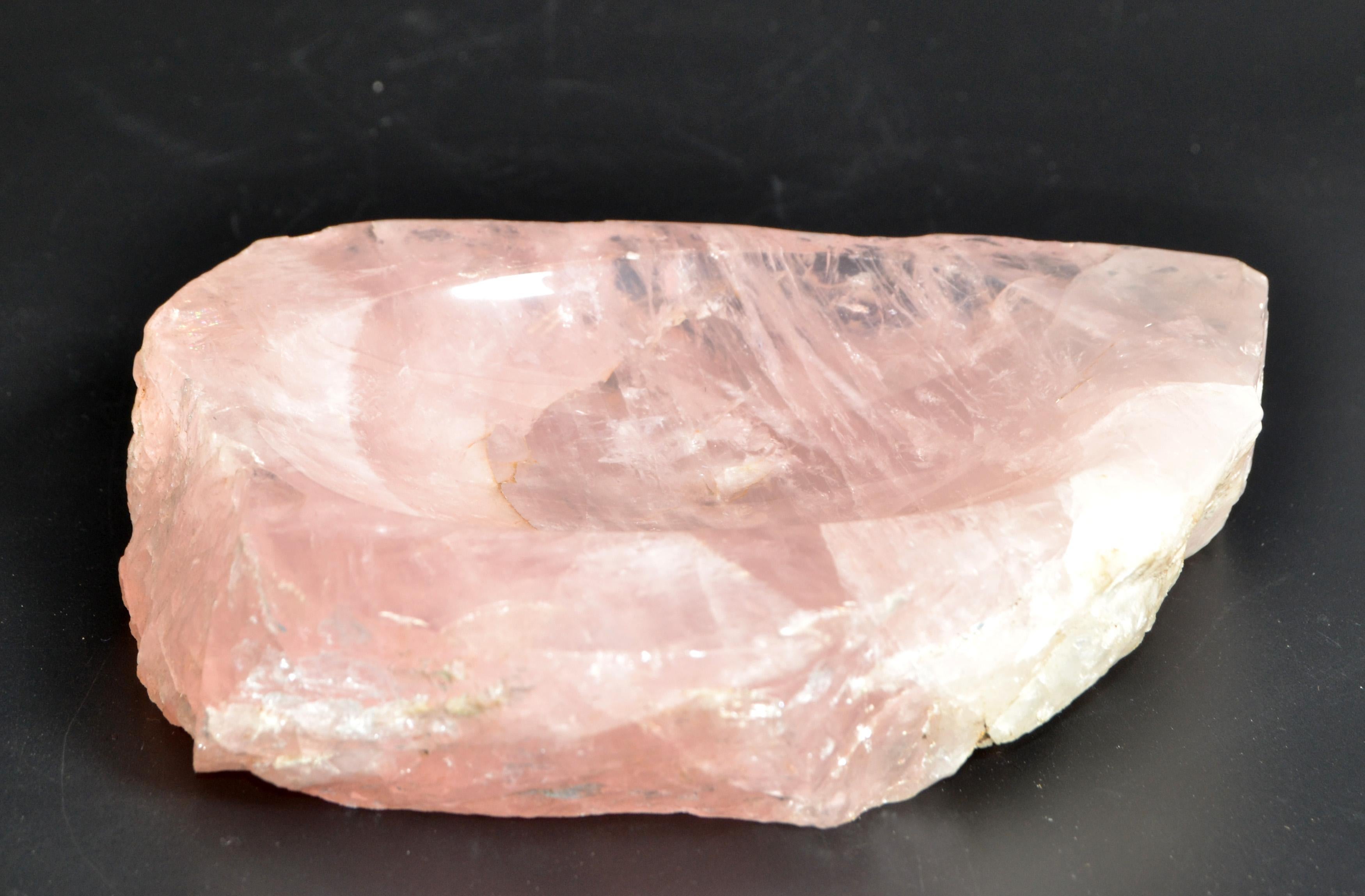 Vide-poche moderne du milieu du siècle en cristal de roche rose sculpté à la main, 1970 en vente 2