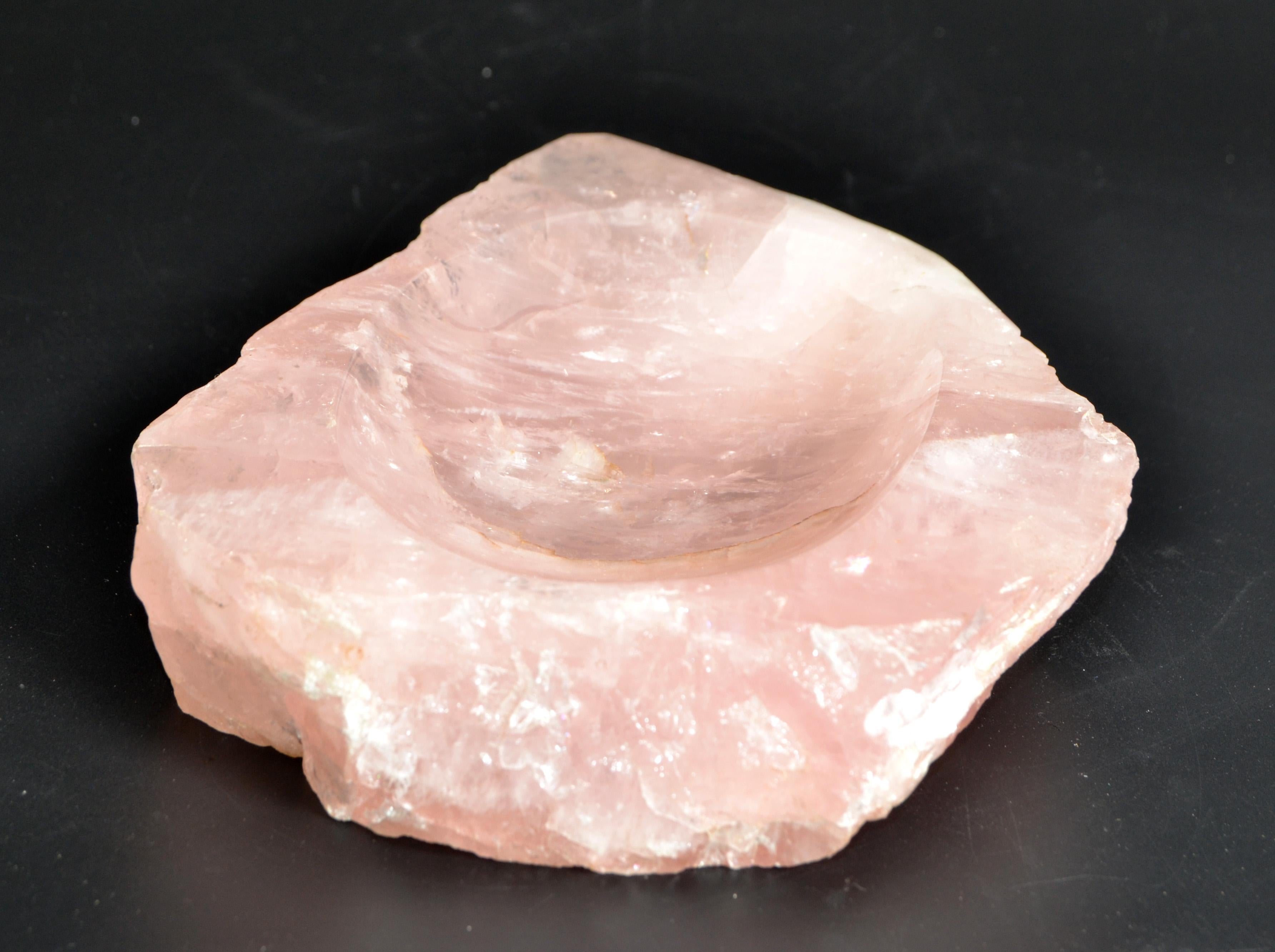 Italian Mid-Century Modern Hand Carved Pink Rock Crystal Catchall Bowl Vide Poche, 1970 For Sale