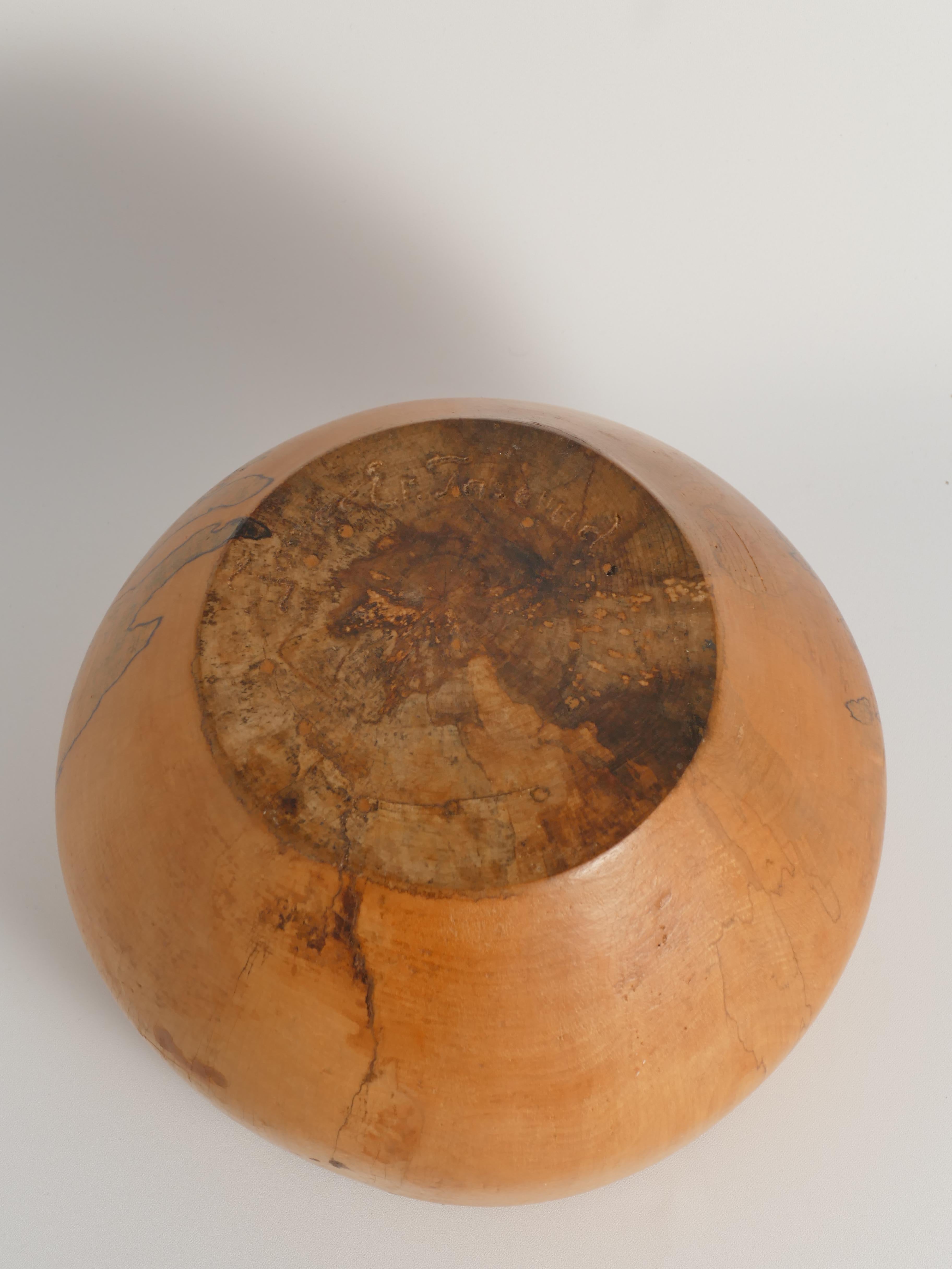 Bol en bois sculpté à la main, James Eriksson, Tasserud Suède, 1970 en vente 2