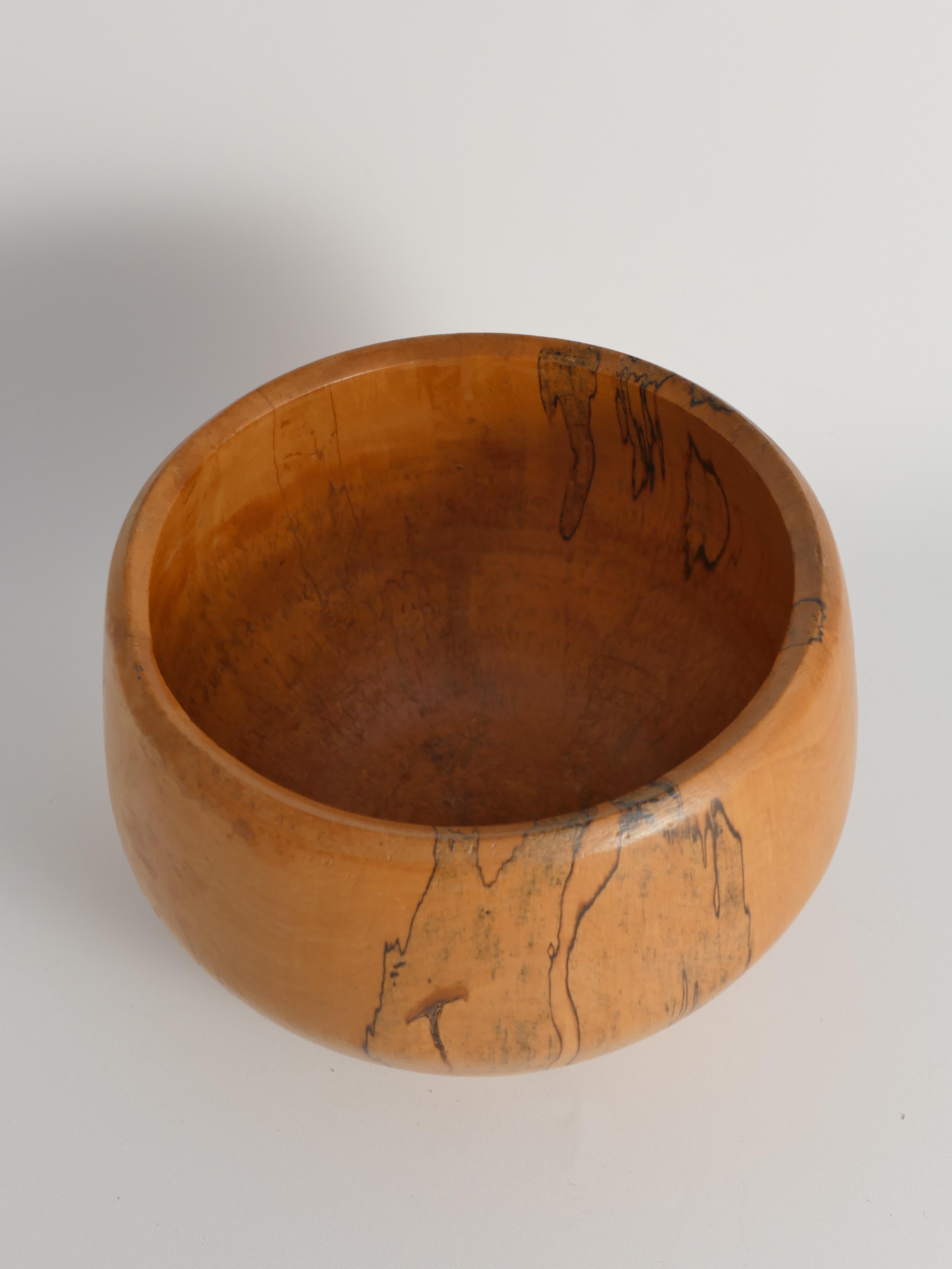 Bol en bois sculpté à la main, James Eriksson, Tasserud Suède, 1970 en vente 4