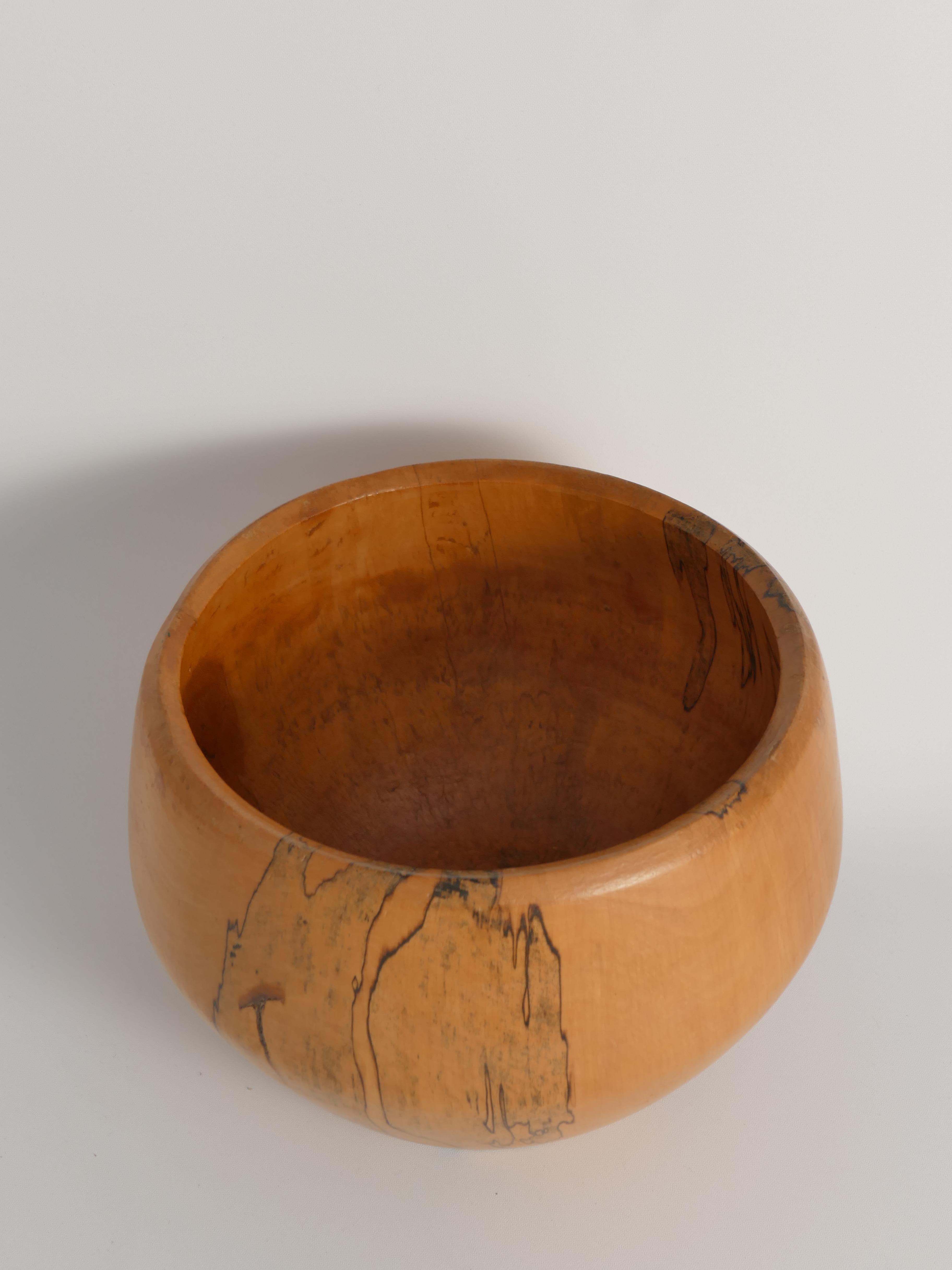 Bol en bois sculpté à la main, James Eriksson, Tasserud Suède, 1970 en vente 6
