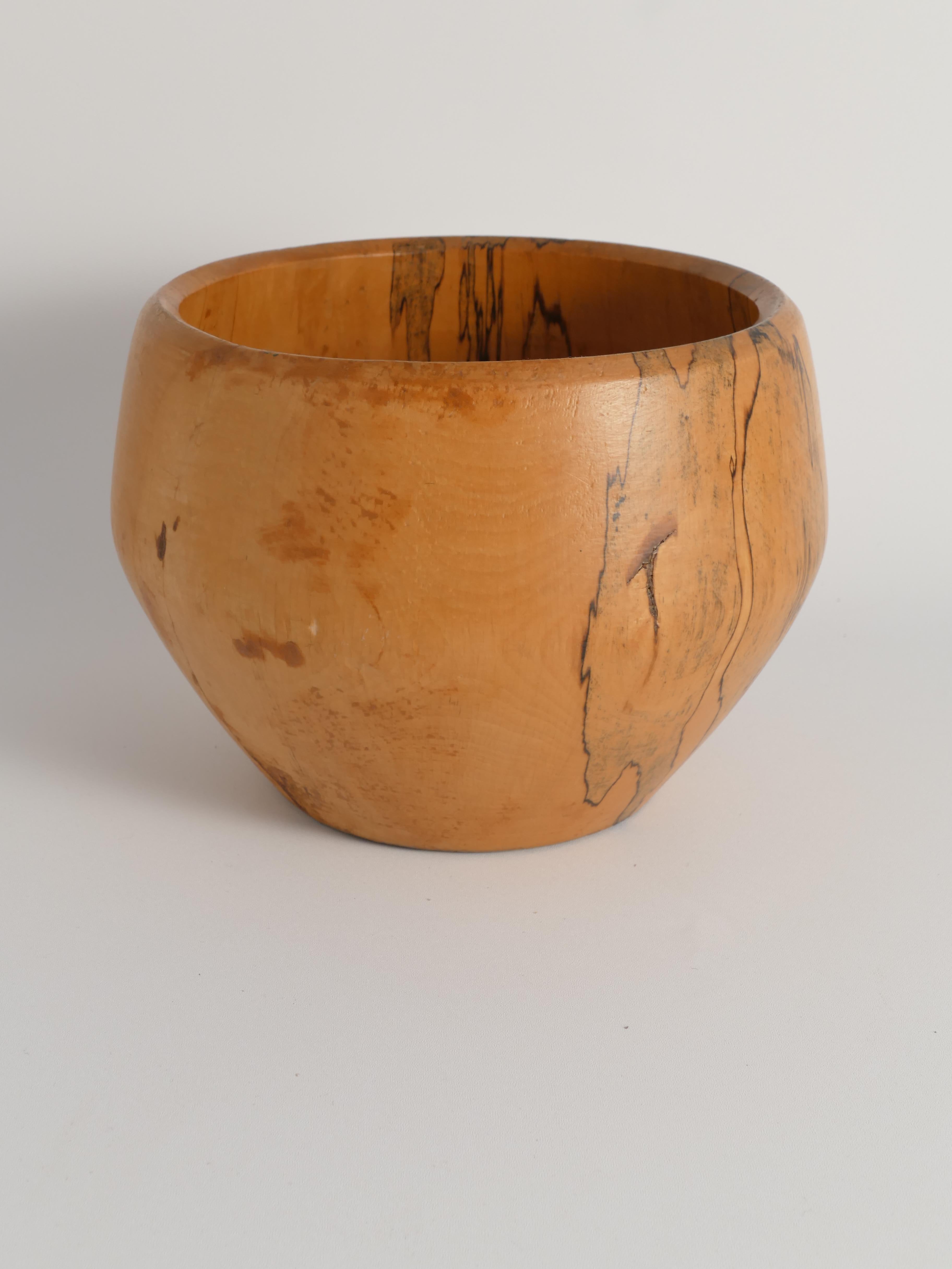 Bol en bois sculpté à la main, James Eriksson, Tasserud Suède, 1970 en vente 8