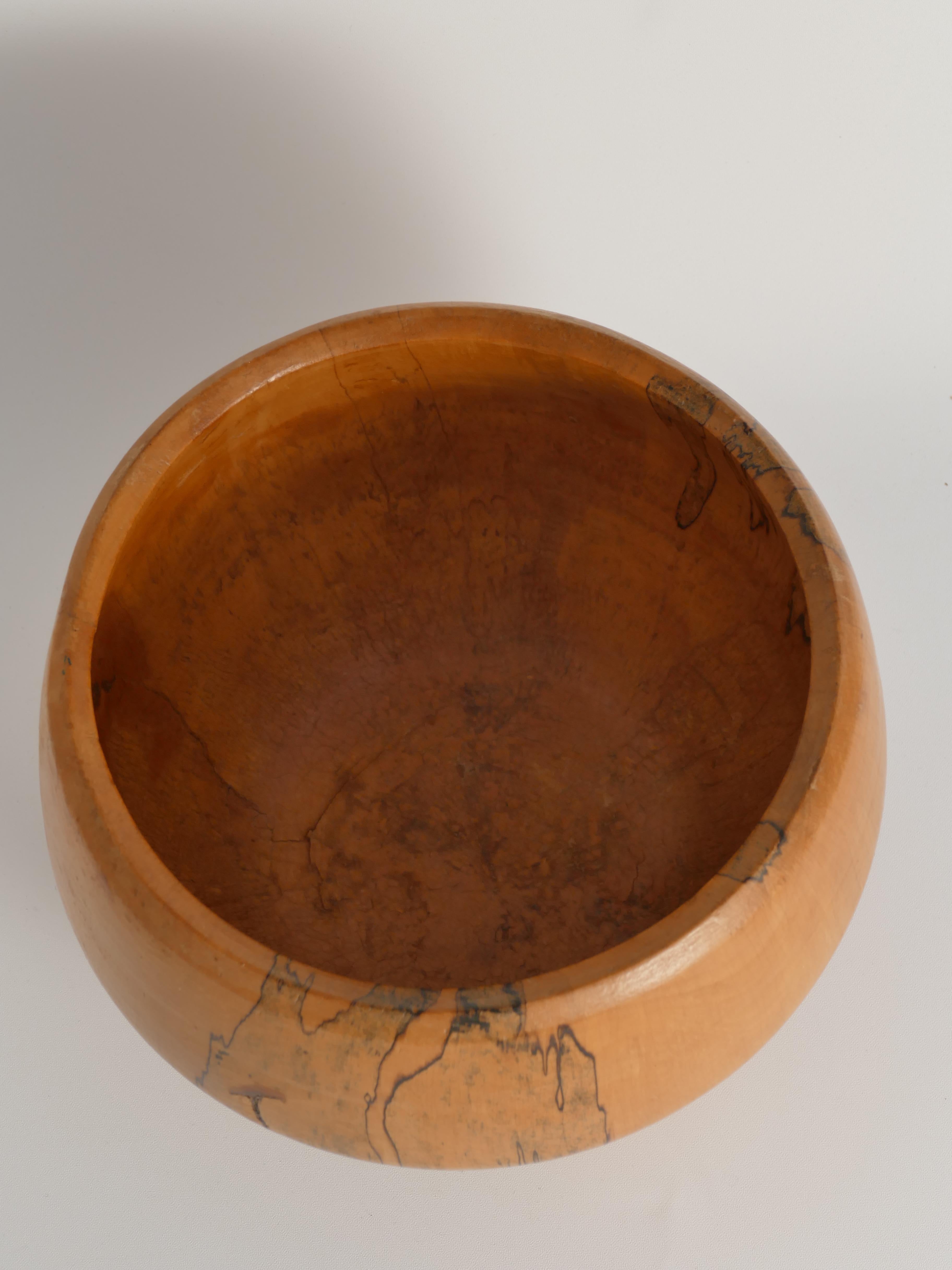 Bouleau Bol en bois sculpté à la main, James Eriksson, Tasserud Suède, 1970 en vente
