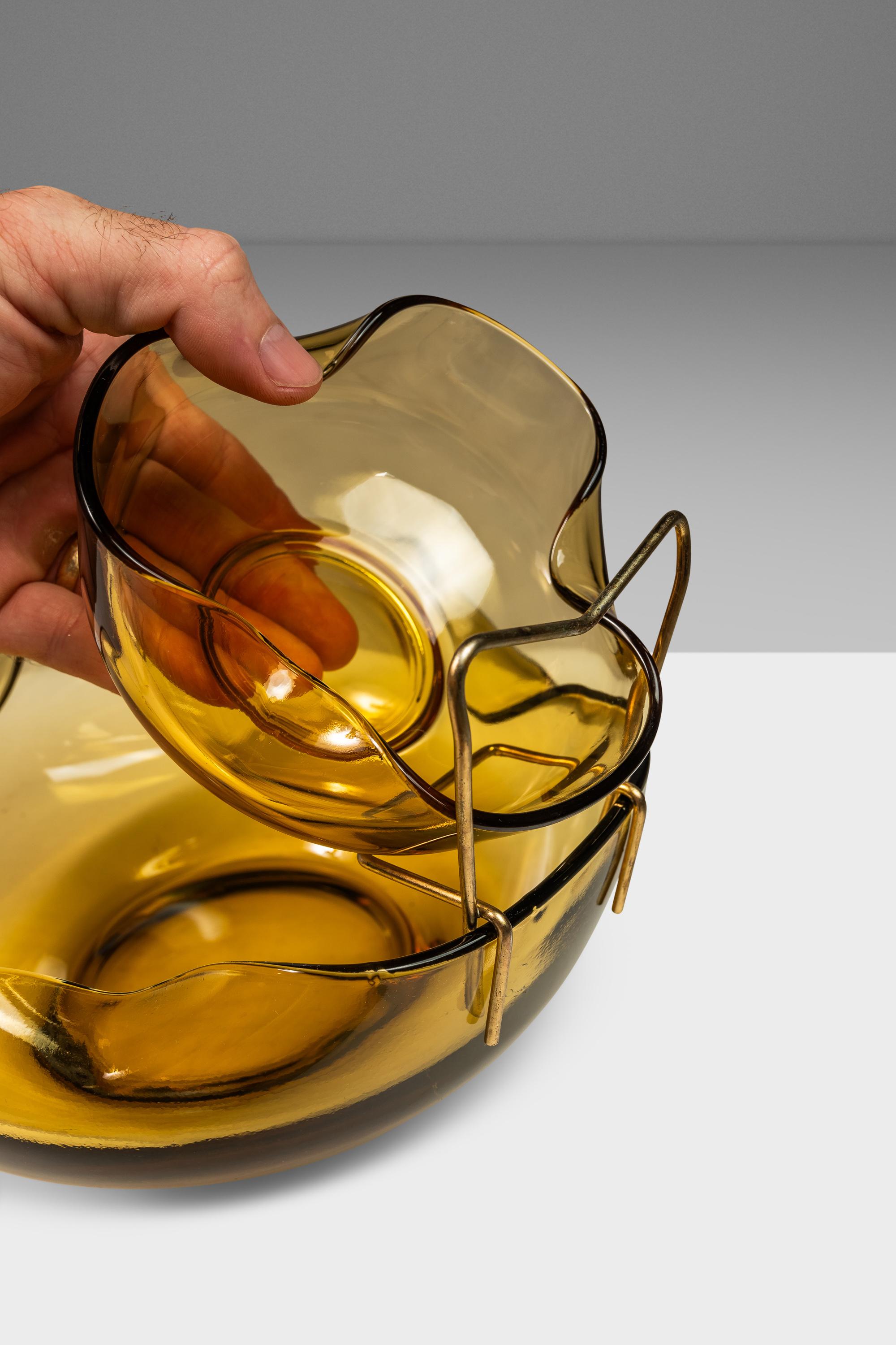 Mid-Century Modern Hand-Crafted Amber Glass Chips & Dip Bowls, USA, c. 1960's For Sale 4