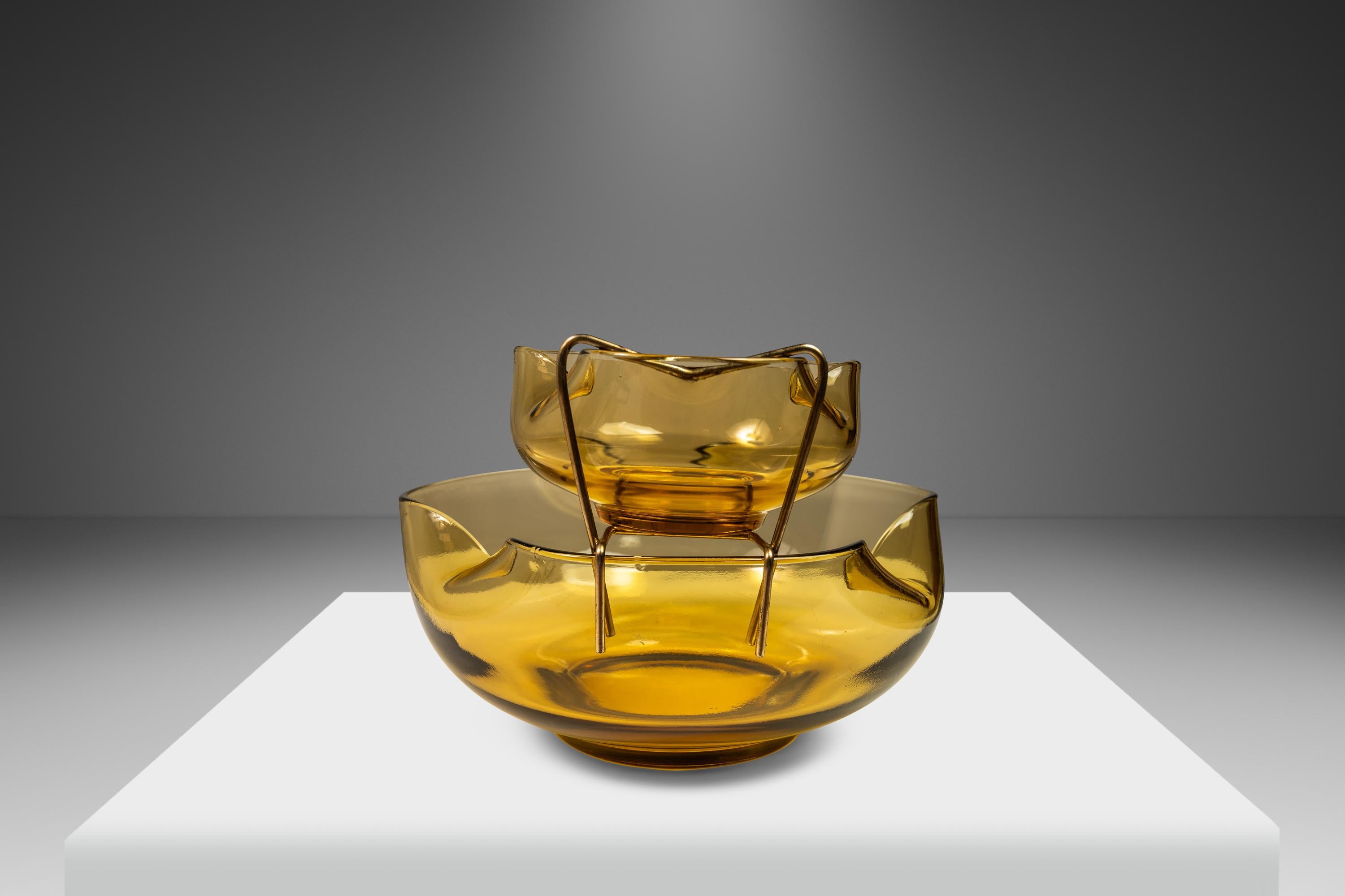 Mid-Century Modern Hand-Crafted Amber Glass Chips & Dip Bowls, USA, c. 1960's In Good Condition For Sale In Deland, FL