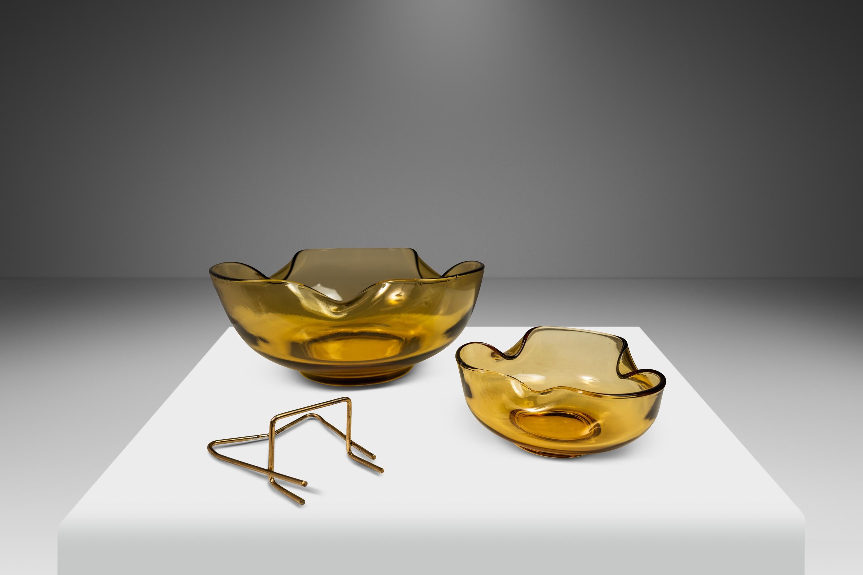 Mid-Century Modern Hand-Crafted Amber Glass Chips & Dip Bowls, USA, c. 1960's For Sale 1