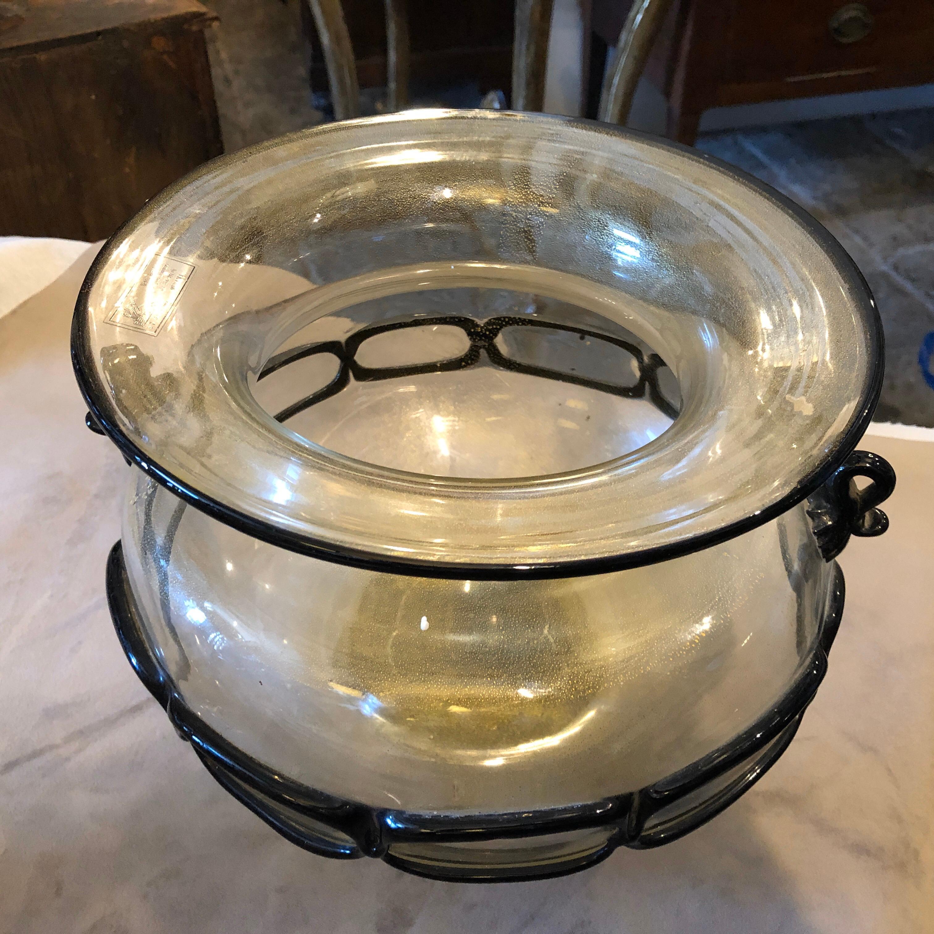 Mid-Century Modern Handcrafted Murano Glass Round Vase, circa 1970 1