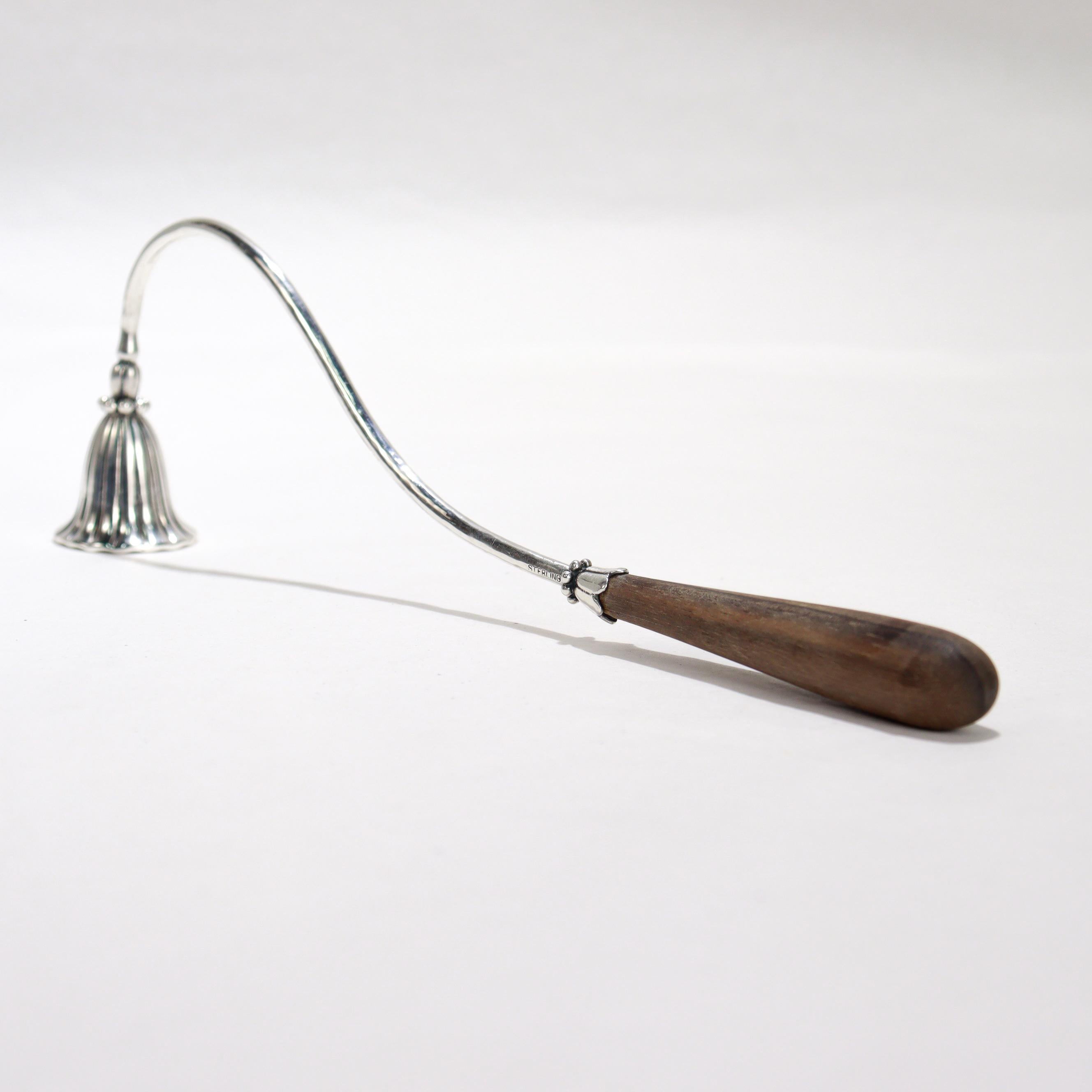 Americano Candeliere in argento martellato a mano in stile Mid-Century Modern con manico in Wood in vendita