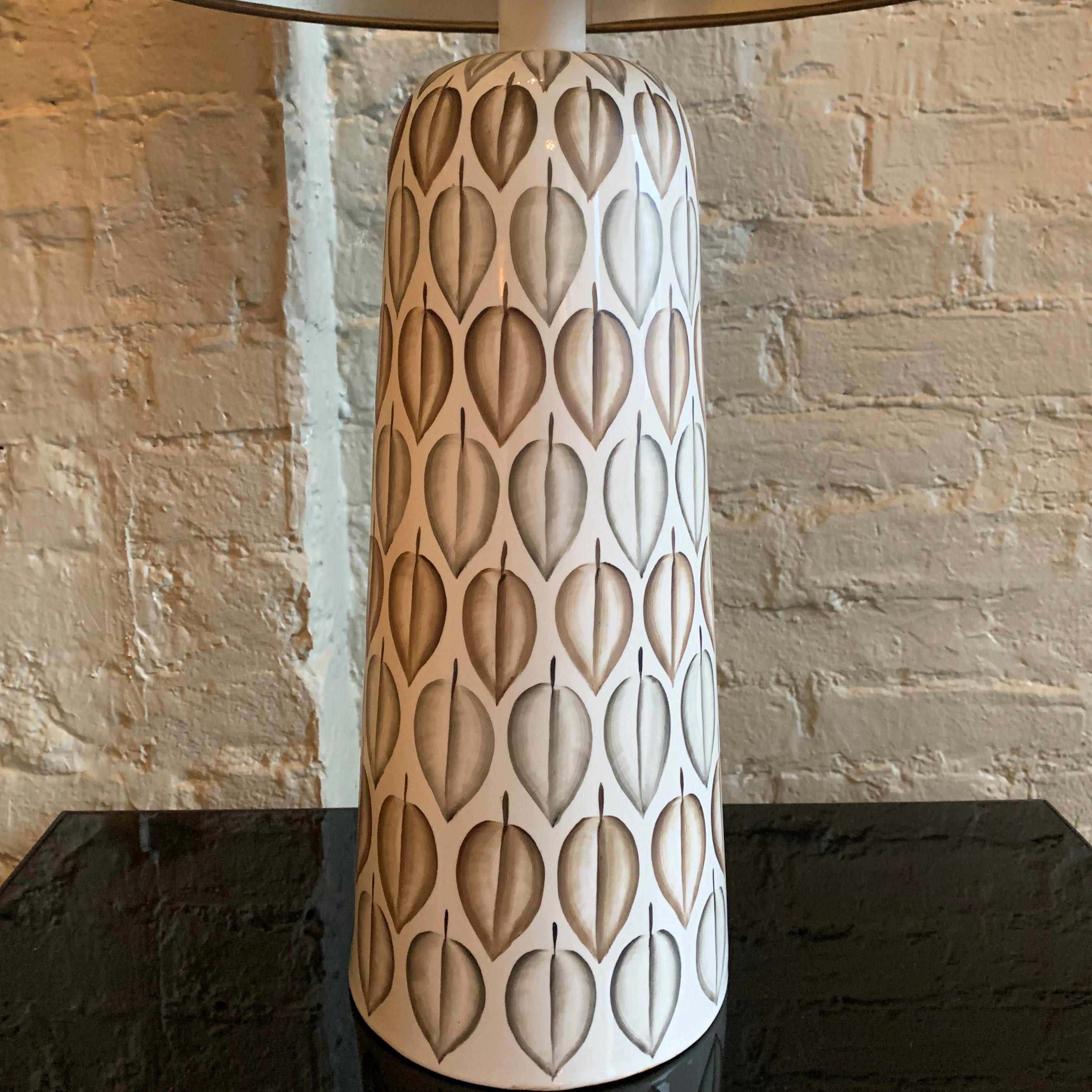 Mid-Century Modern Hand Painted Art Pottery Table Lamp In Good Condition In Brooklyn, NY