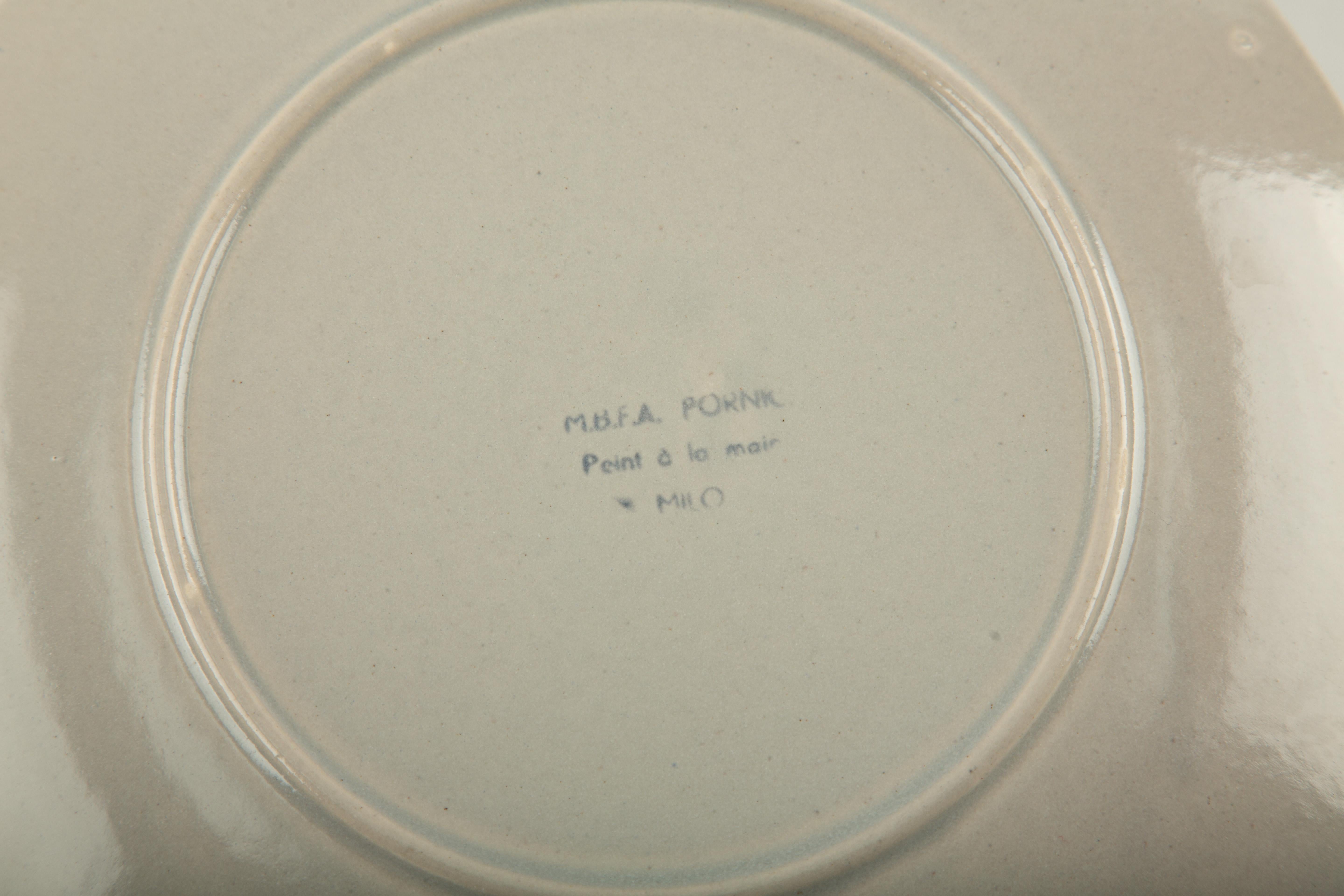 XX secolo Servizio di pesce dipinto a mano di MBFA Pornic, firmato Milo, della modernità di metà secolo in vendita