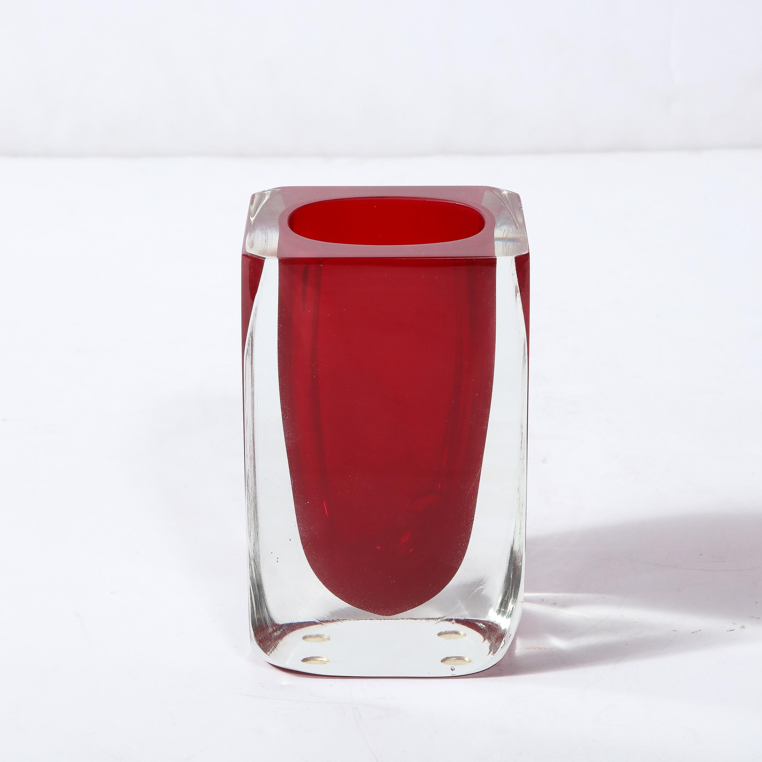 Mid-Century Modern Hand Blown Cardinal Murano Glass Vase In Excellent Condition For Sale In New York, NY