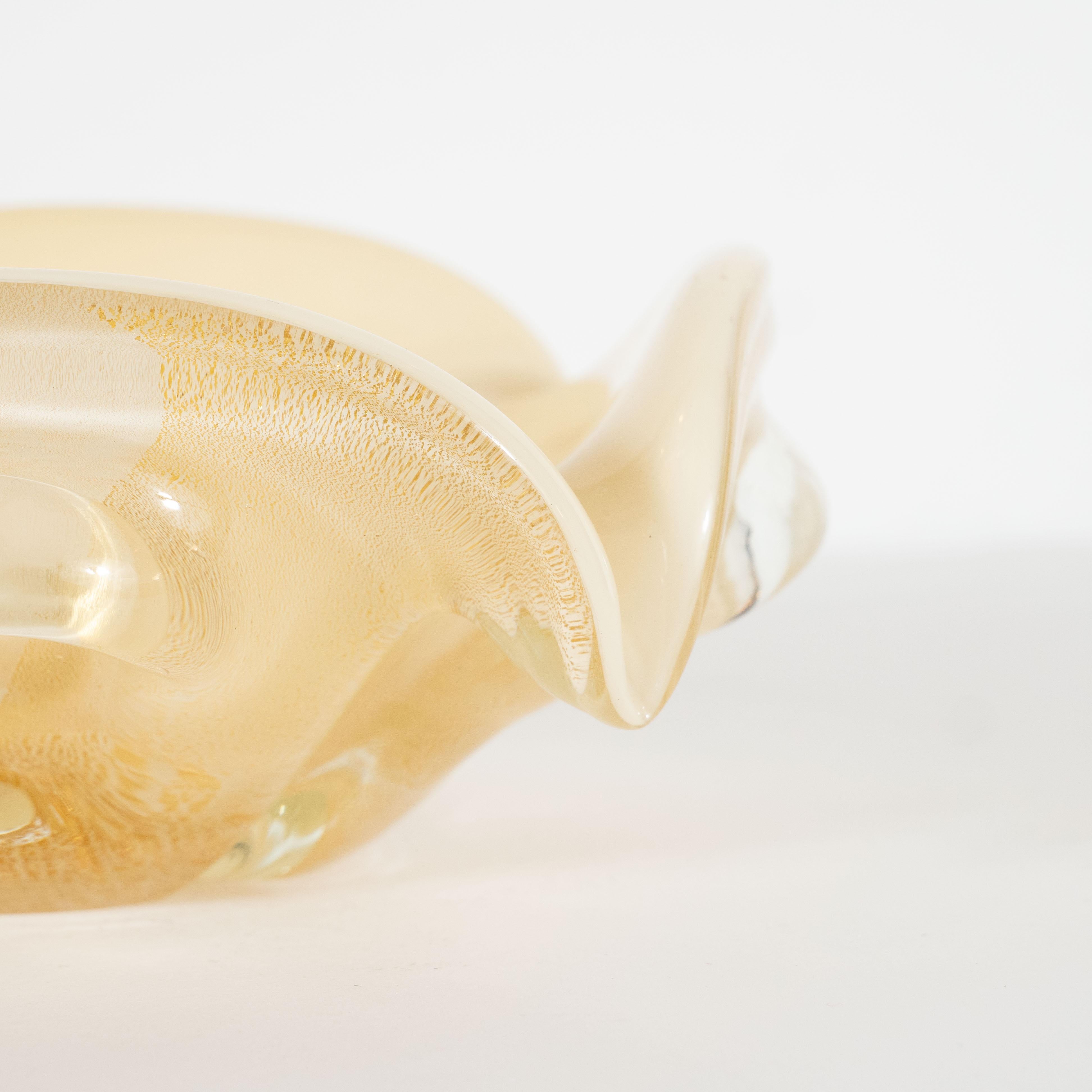 Mid-Century Modern Handblown Murano Decorative Bowl/ Ashtray, 24kt Gold Flecks (Moderne der Mitte des Jahrhunderts)