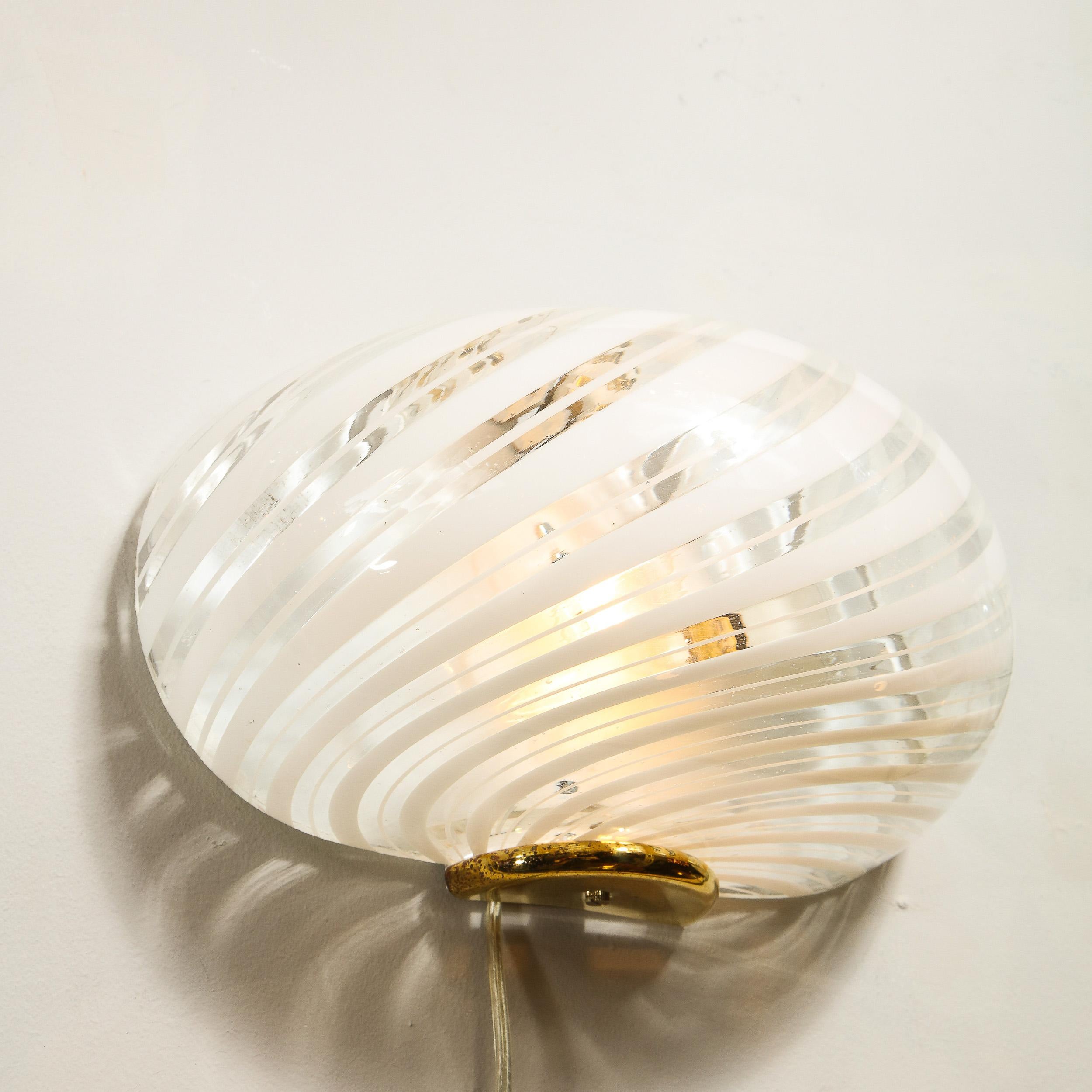 Mid-Century Modern Handblown Murano Translucent & White Striated Sconce In Good Condition For Sale In New York, NY