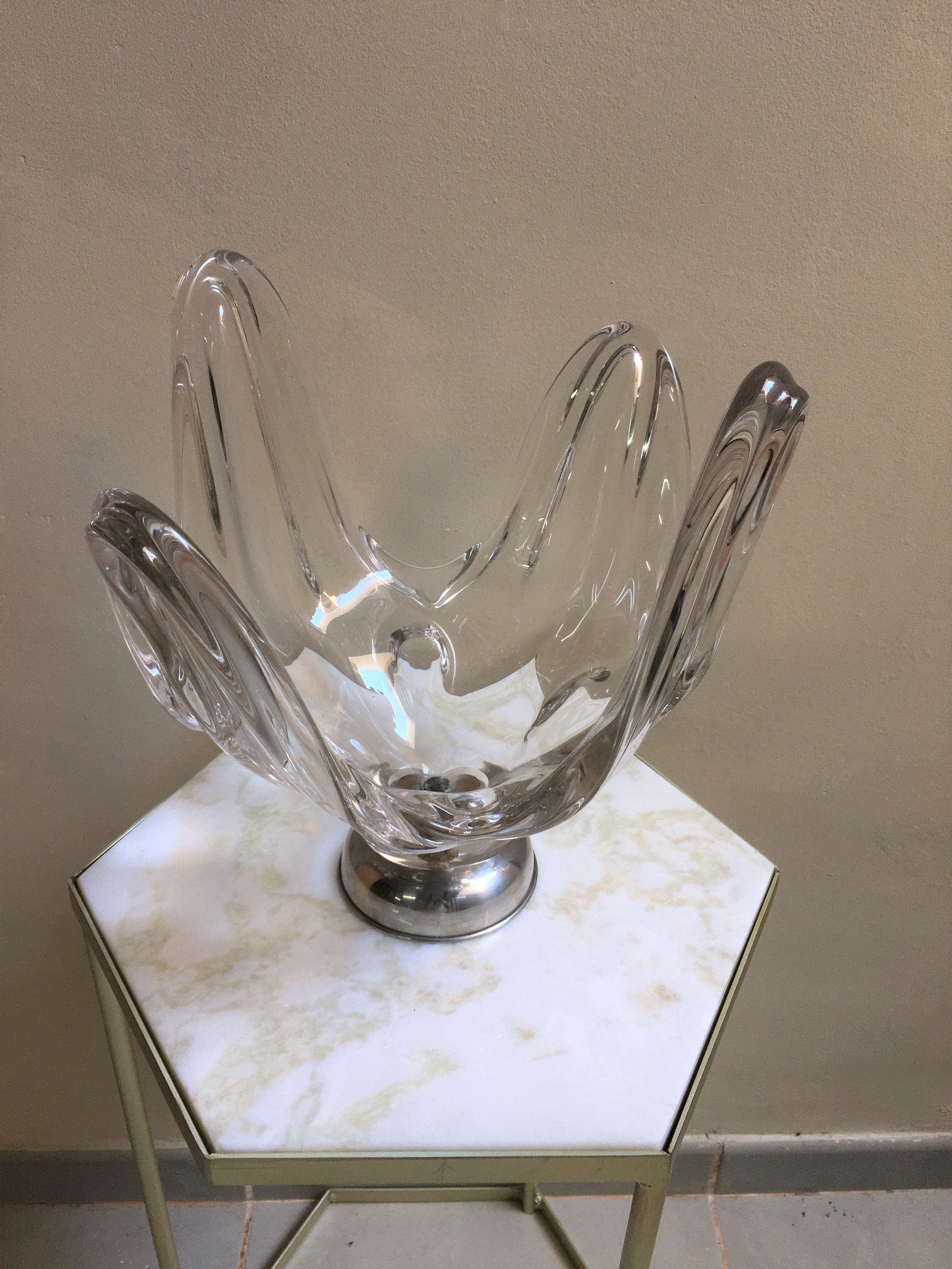 Ciotola scultorea traslucida soffiata a mano o a coppa della metà del secolo scorso con base in argento In condizioni ottime in vendita a Miami, FL