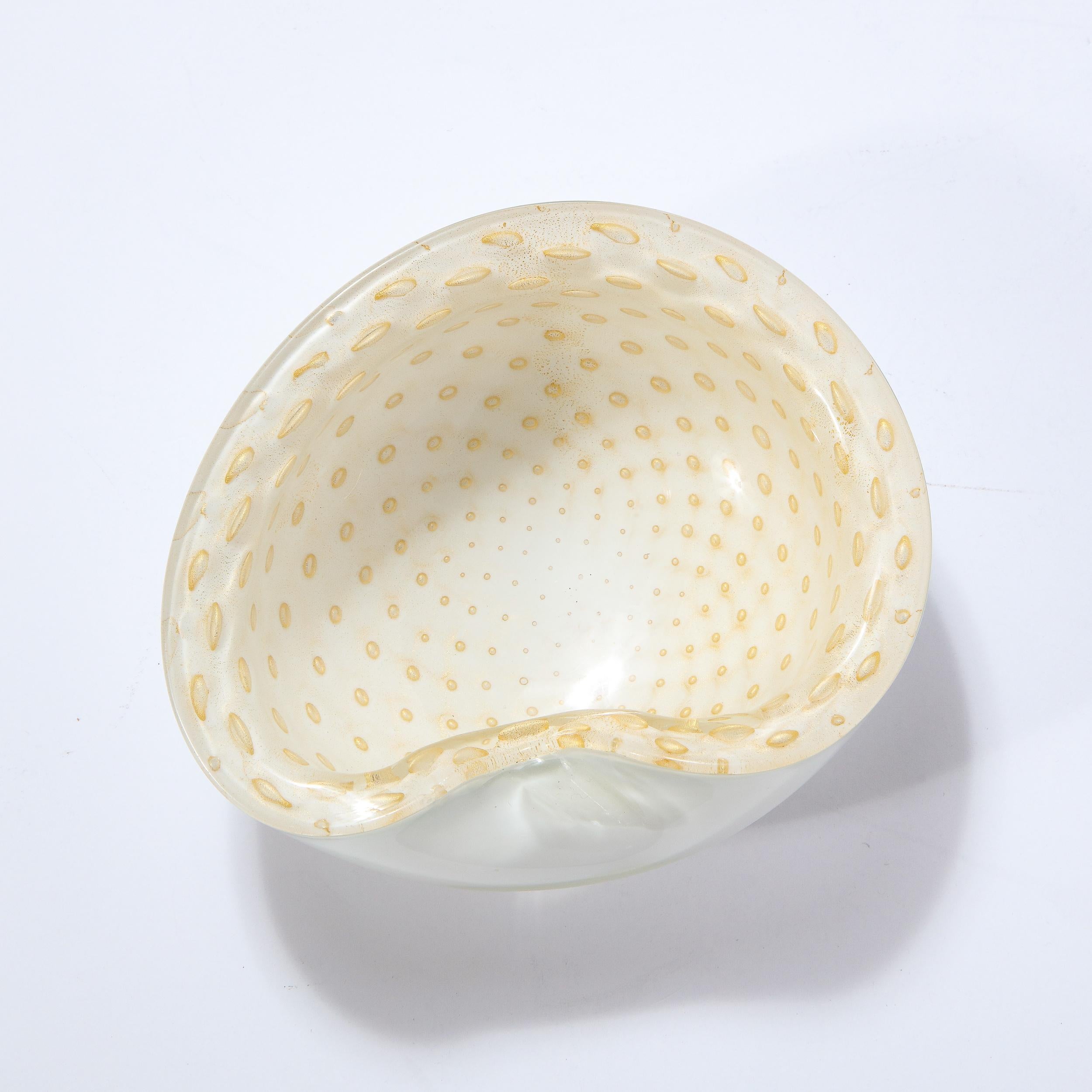 Mid-Century Modern mundgeblasene Schale aus weißem und perlenbesetztem Muranoglas mit Murinen im Angebot 2