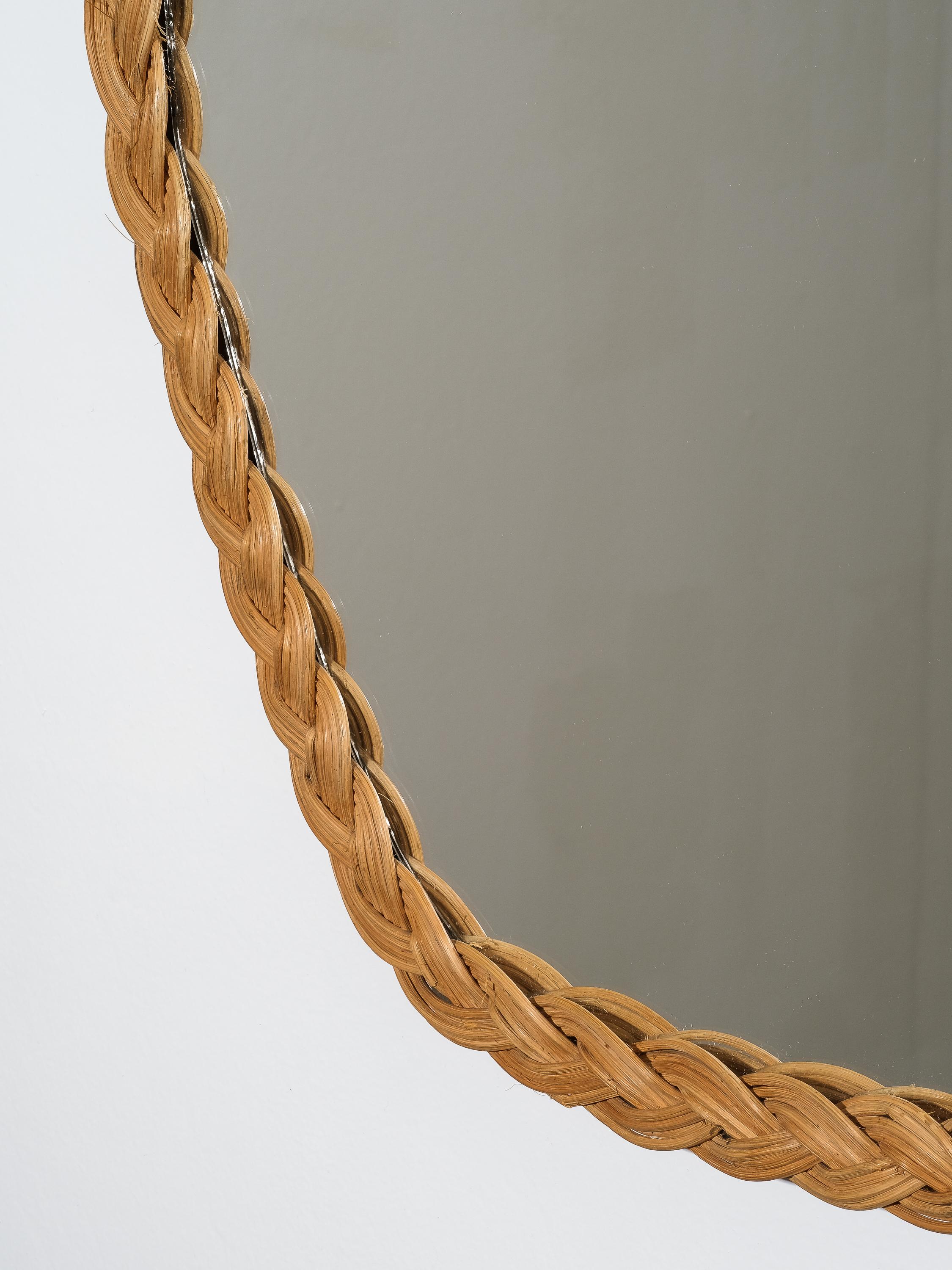 Scandinavo moderno Specchio in rattan intrecciato di metà secolo, Finlandia, anni '60 in vendita