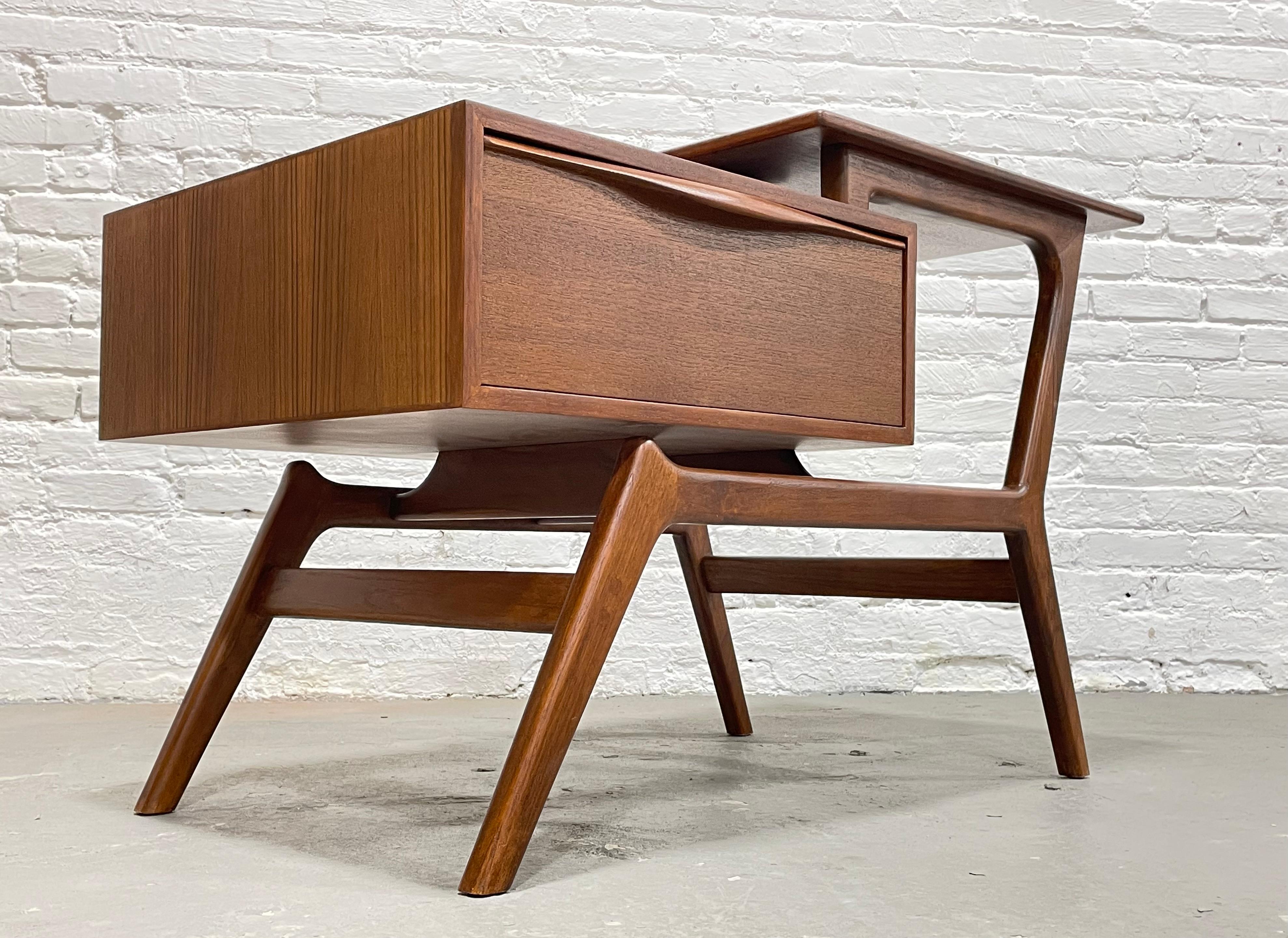 Mid-Century Modern Handcrafted Teak Entryway Cabinet / End Table / Console Table In New Condition In Weehawken, NJ