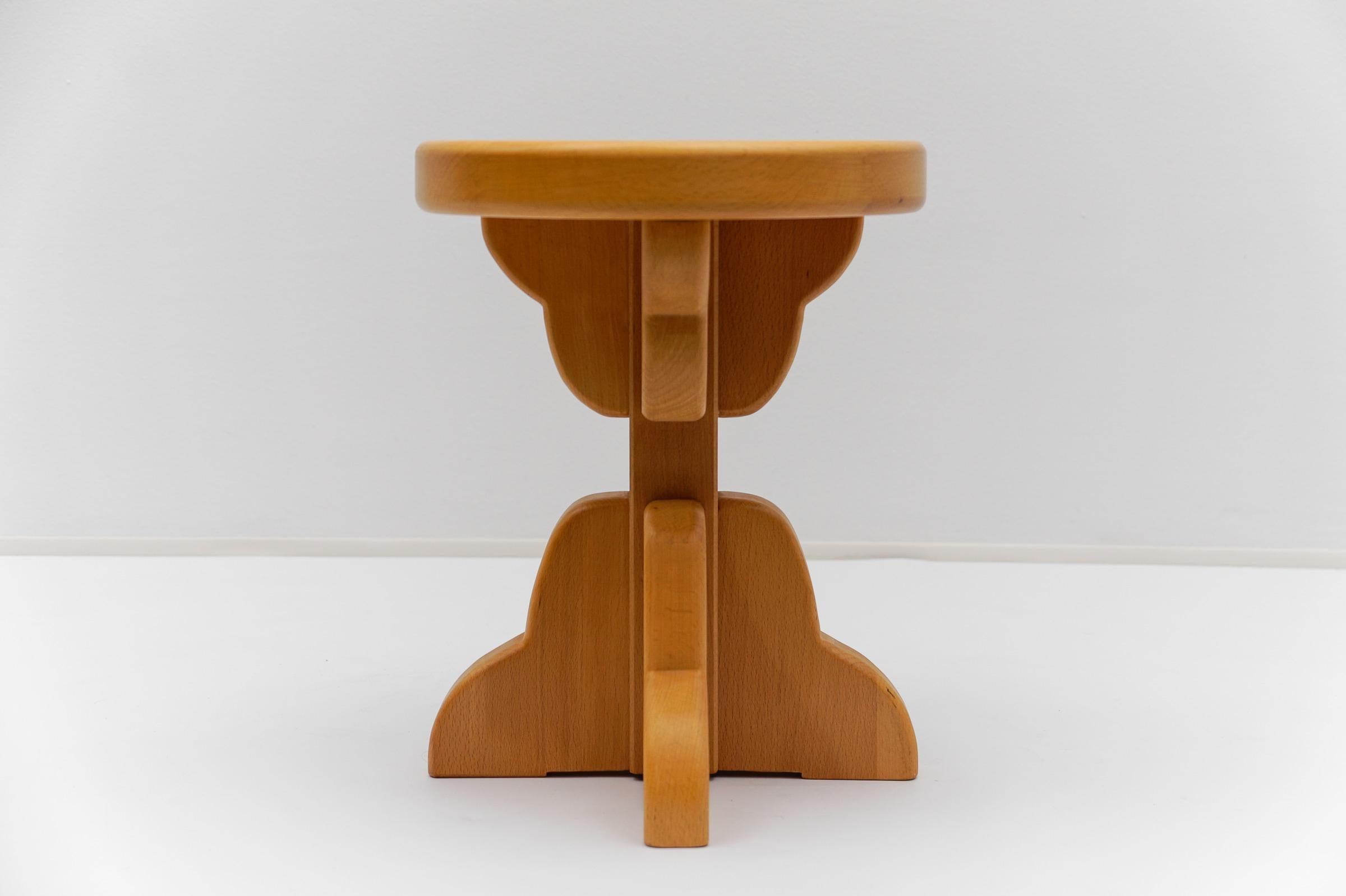 Français Tabouret en hêtre fait à la main, 1960 France en vente