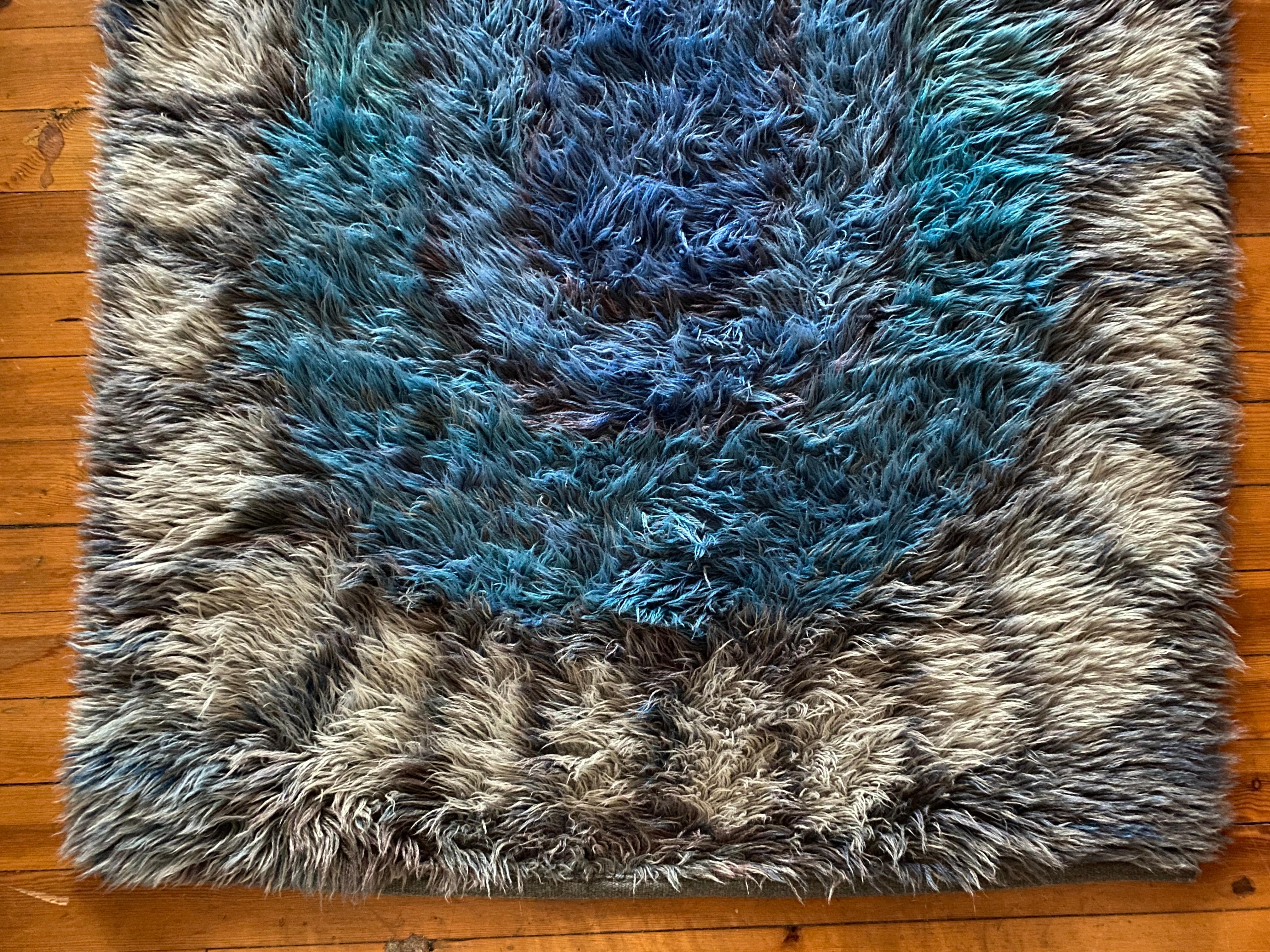 Mid-century Modern Handmade Blue High Pile Rya Rug, Sweden, 1960s In Good Condition For Sale In Grythyttan, SE