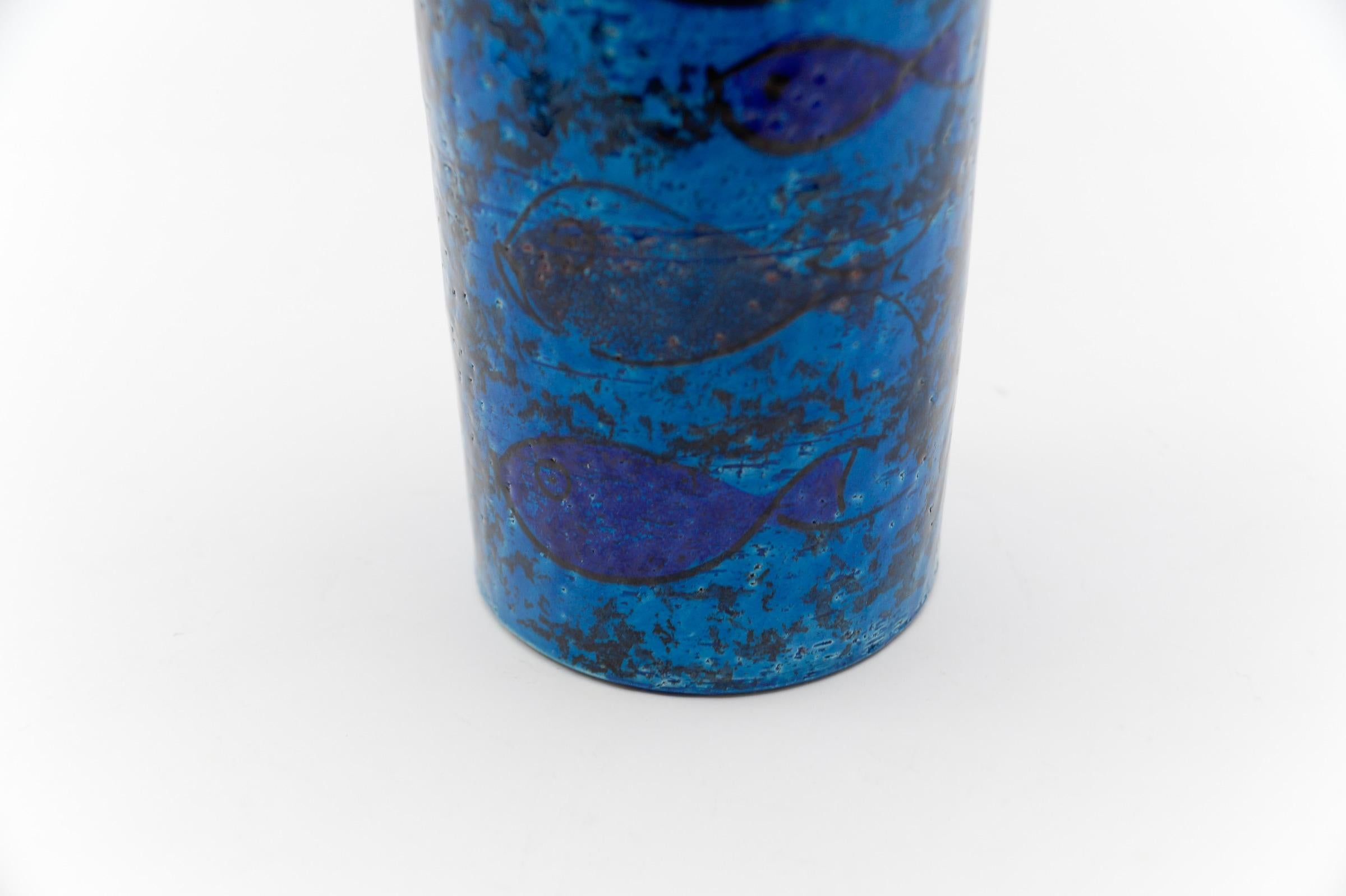 Milieu du XXe siècle Vase en céramique à motifs de poissons, fait à la main par Londi pour Bitossi, années 1960 en vente