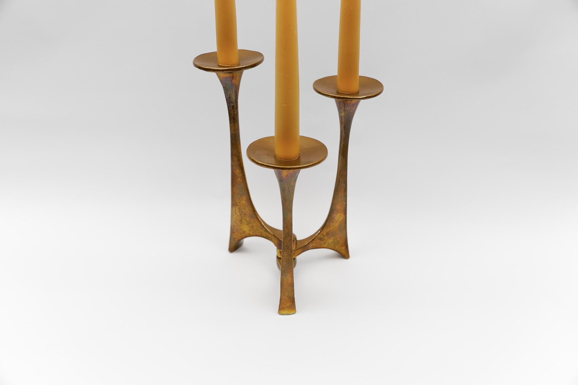 Portacandele massiccio in ottone di Michael Harjes, realizzato a mano, della metà del secolo 1960 in vendita 4