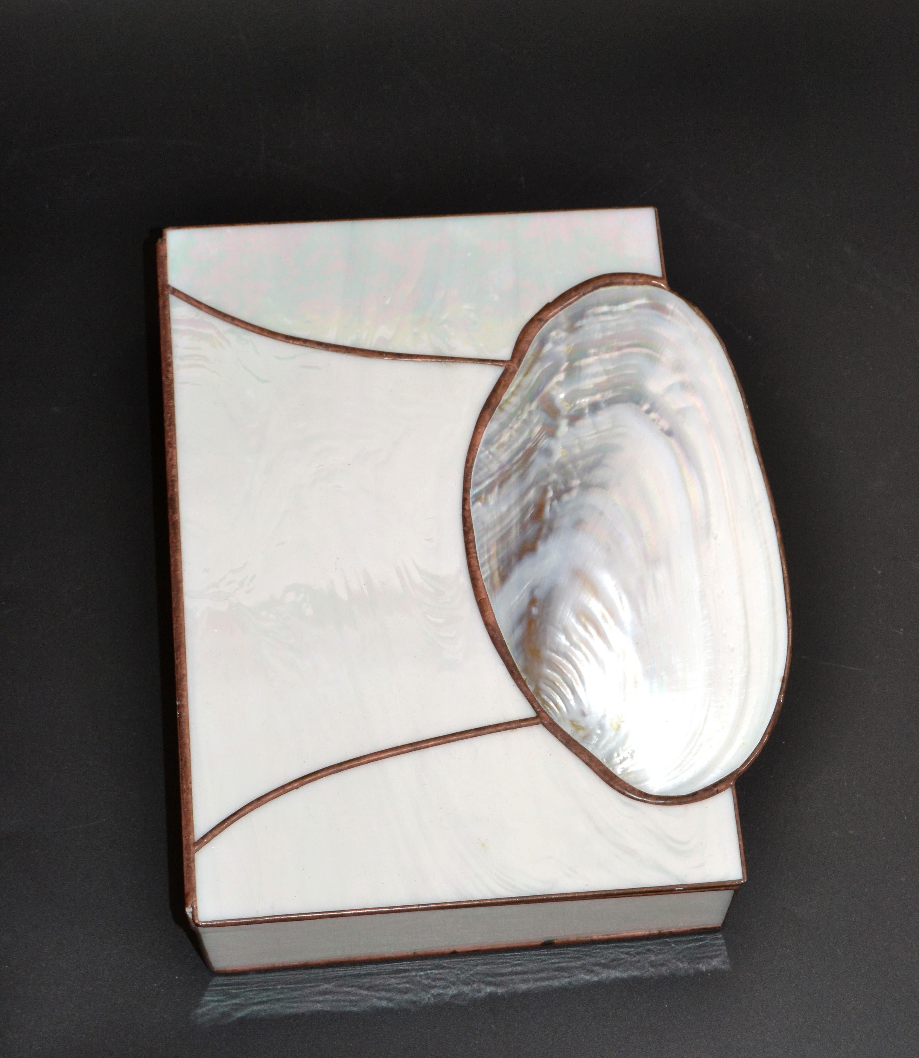 Mid-Century Modern Handmade Nautical Mother of Pearl & Seashell Decorative Box For Sale 1