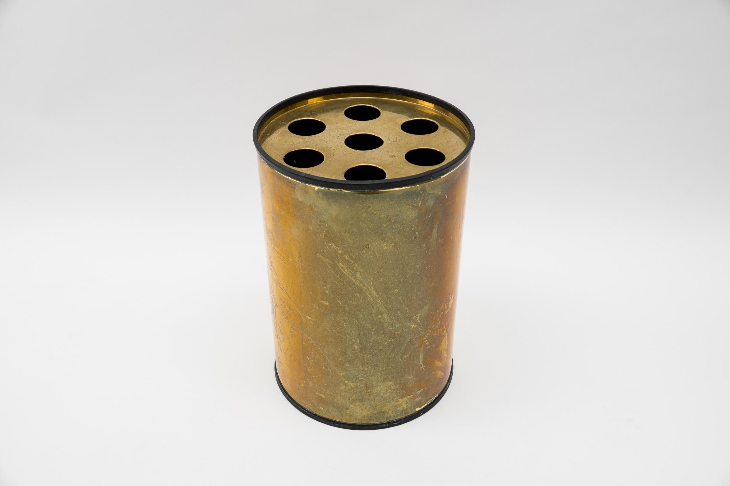 Italian Mid-Century Modern Handmade Umbrella Stand Made in Gilded Metal, 1960s For Sale
